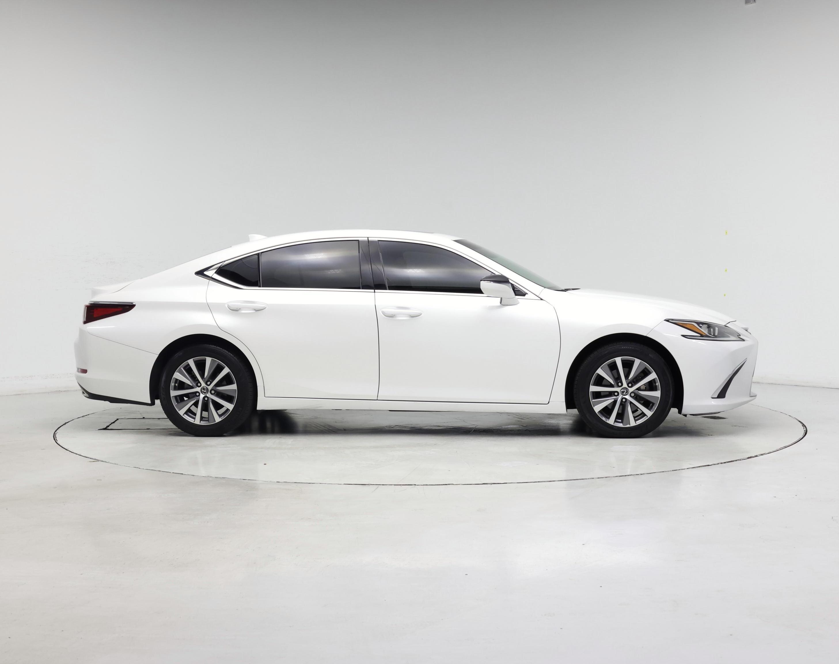 Thumbnail: 2020 Lexus ES - 7