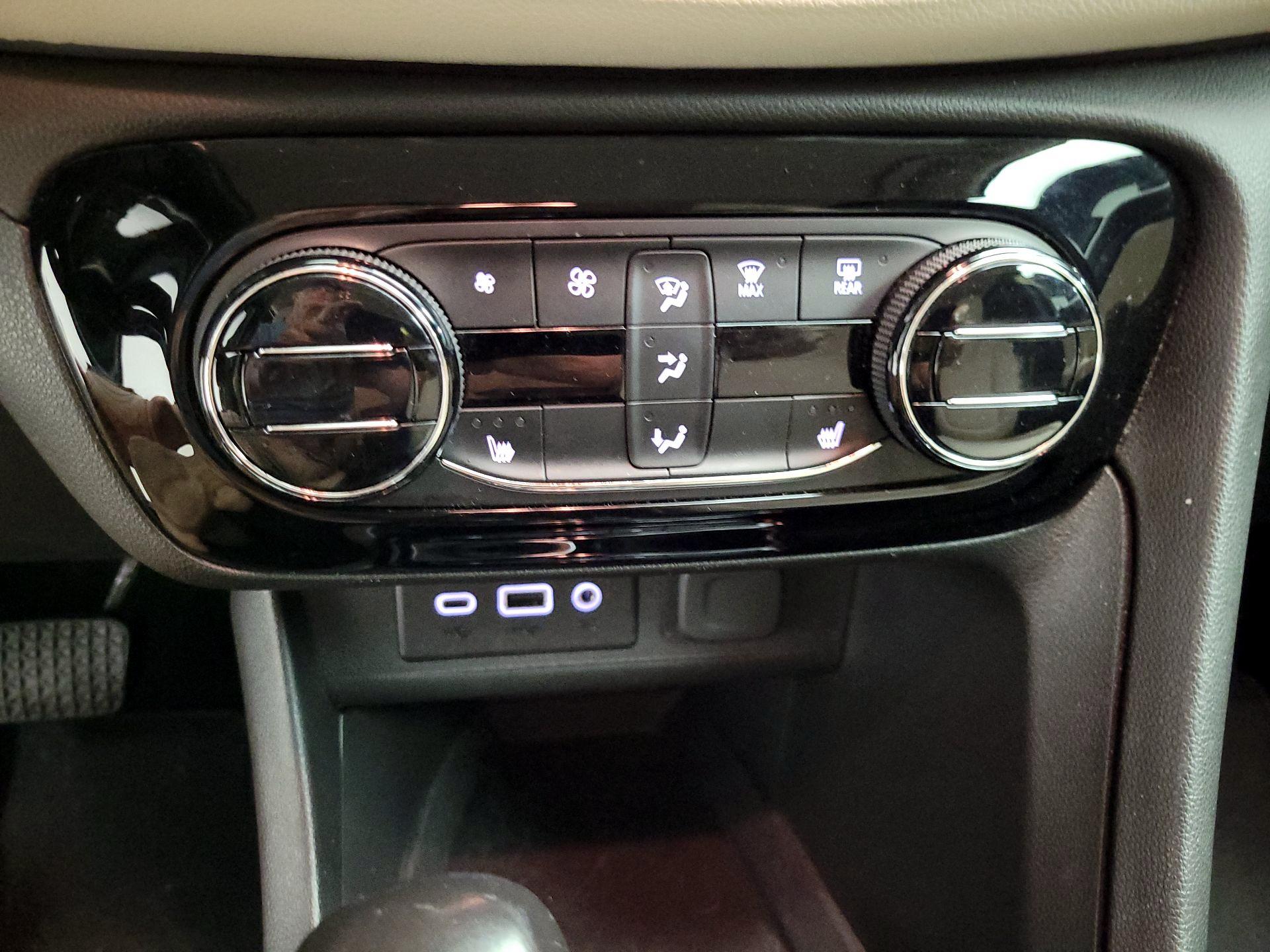Thumbnail: 2021 Buick Encore GX - 17