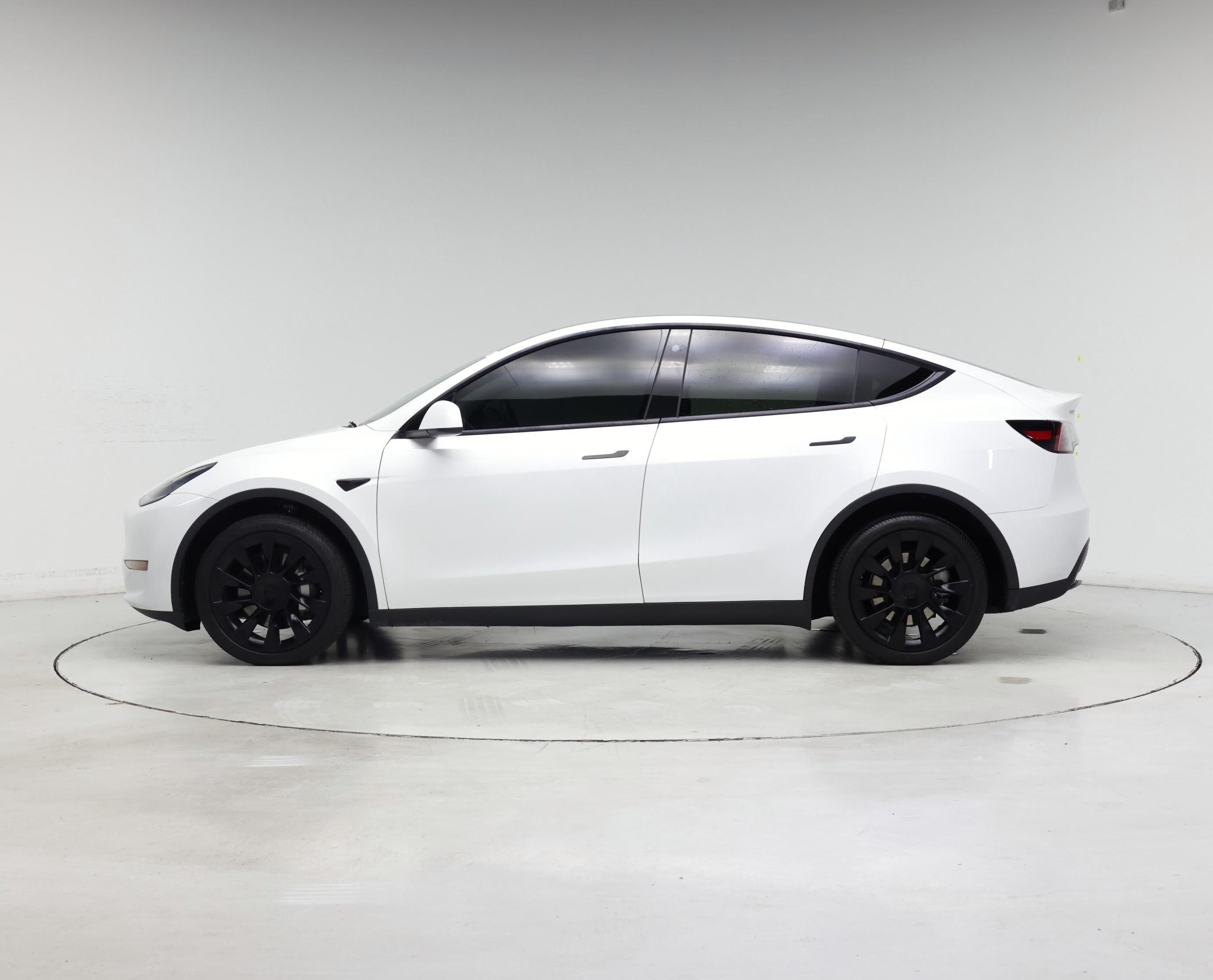Thumbnail: 2023 Tesla Model Y - 3