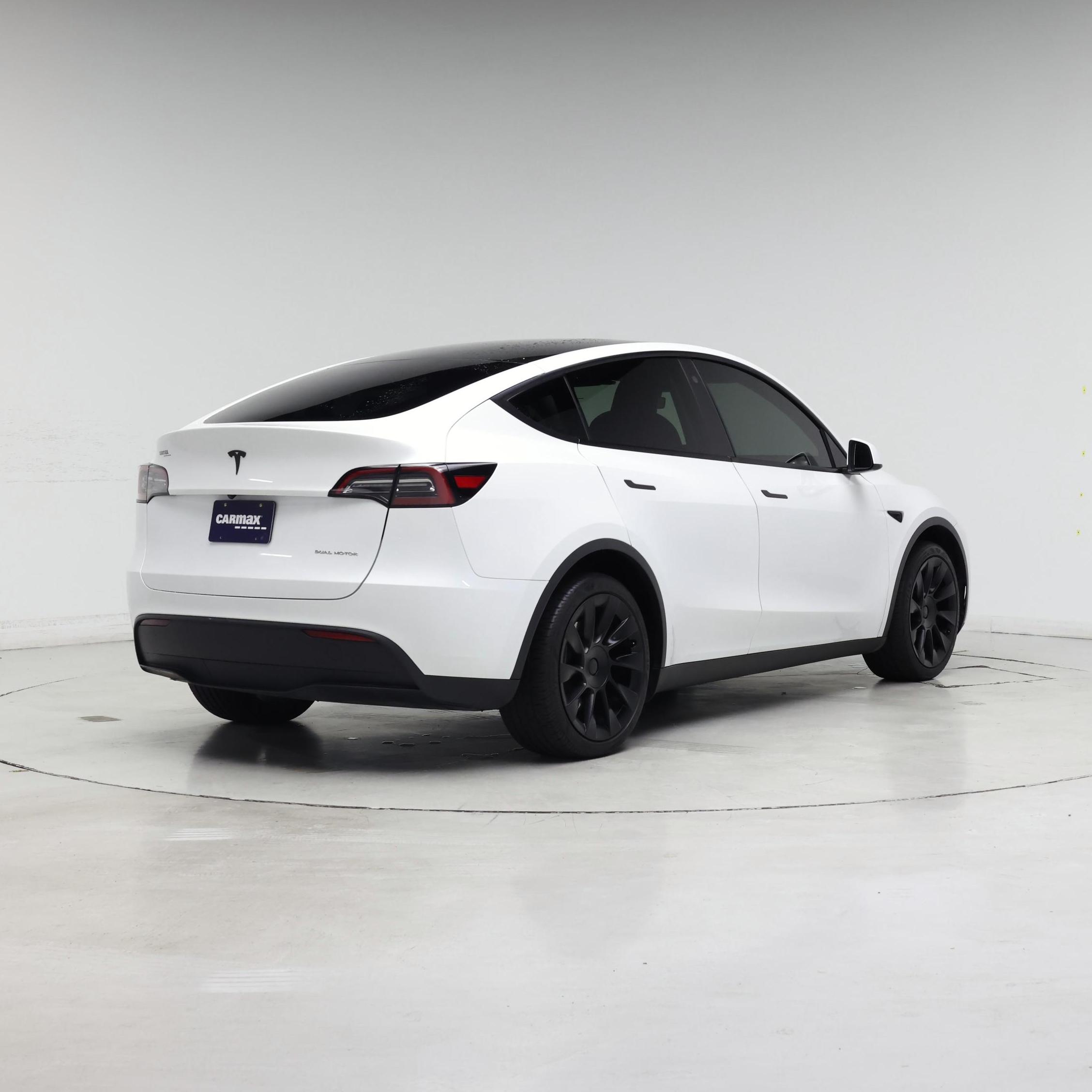 Thumbnail: 2023 Tesla Model Y - 8