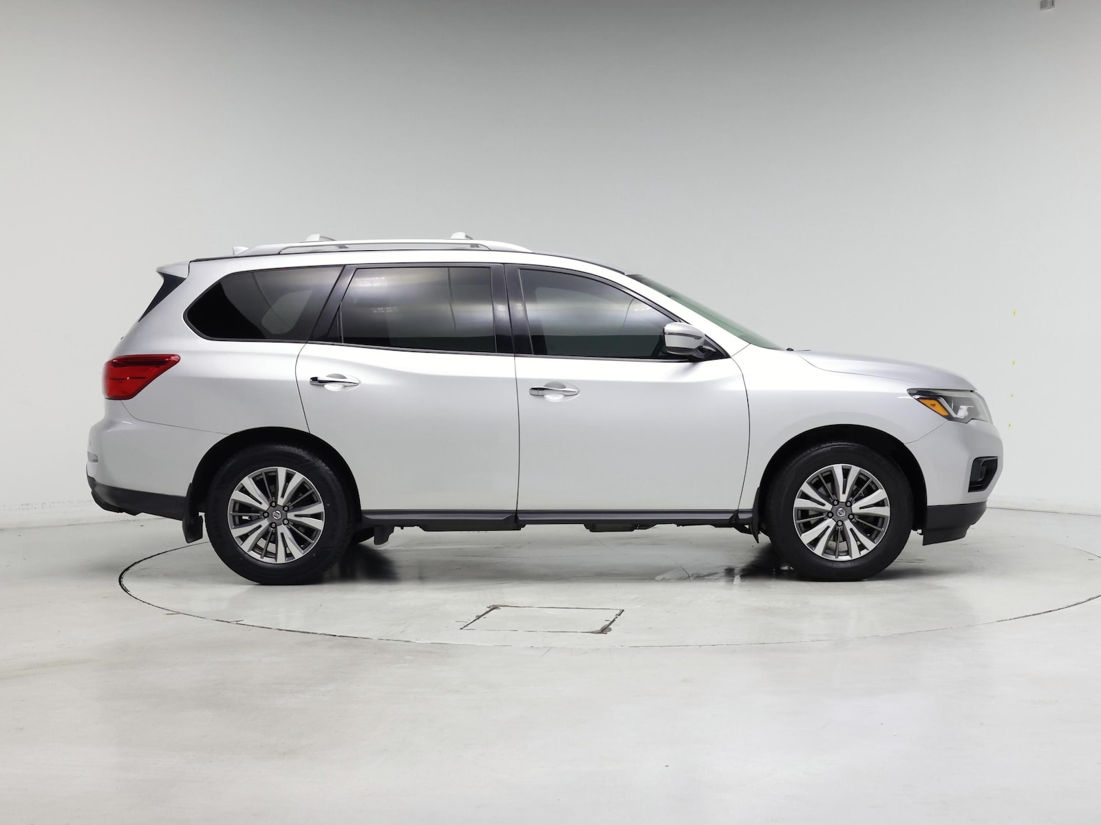 2019 Nissan Pathfinder S - Photo 8