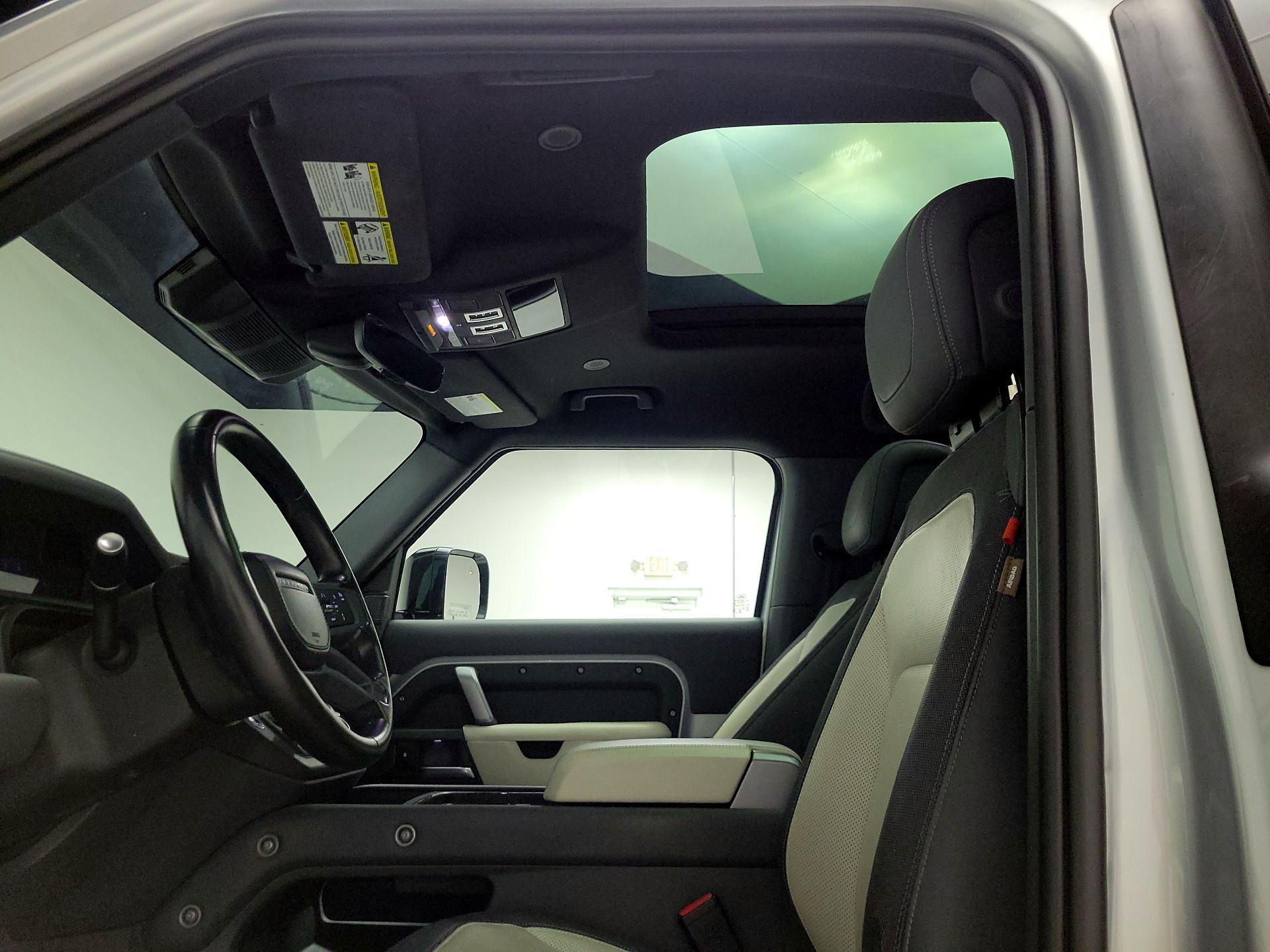 Thumbnail: 2023 Land Rover Defender - 20