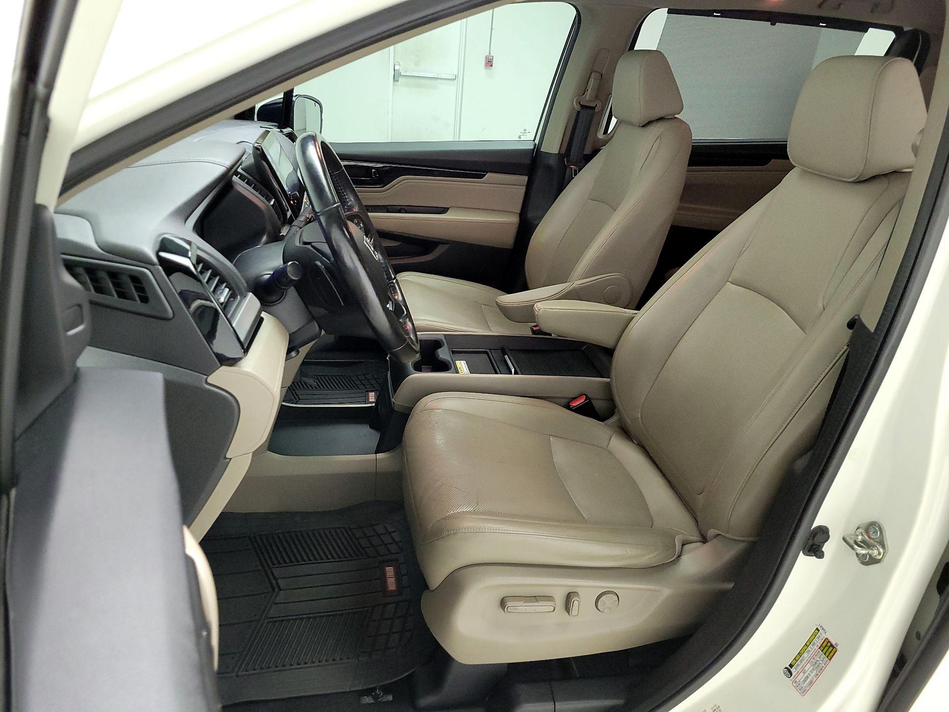 Thumbnail: 2018 Honda Odyssey - 11