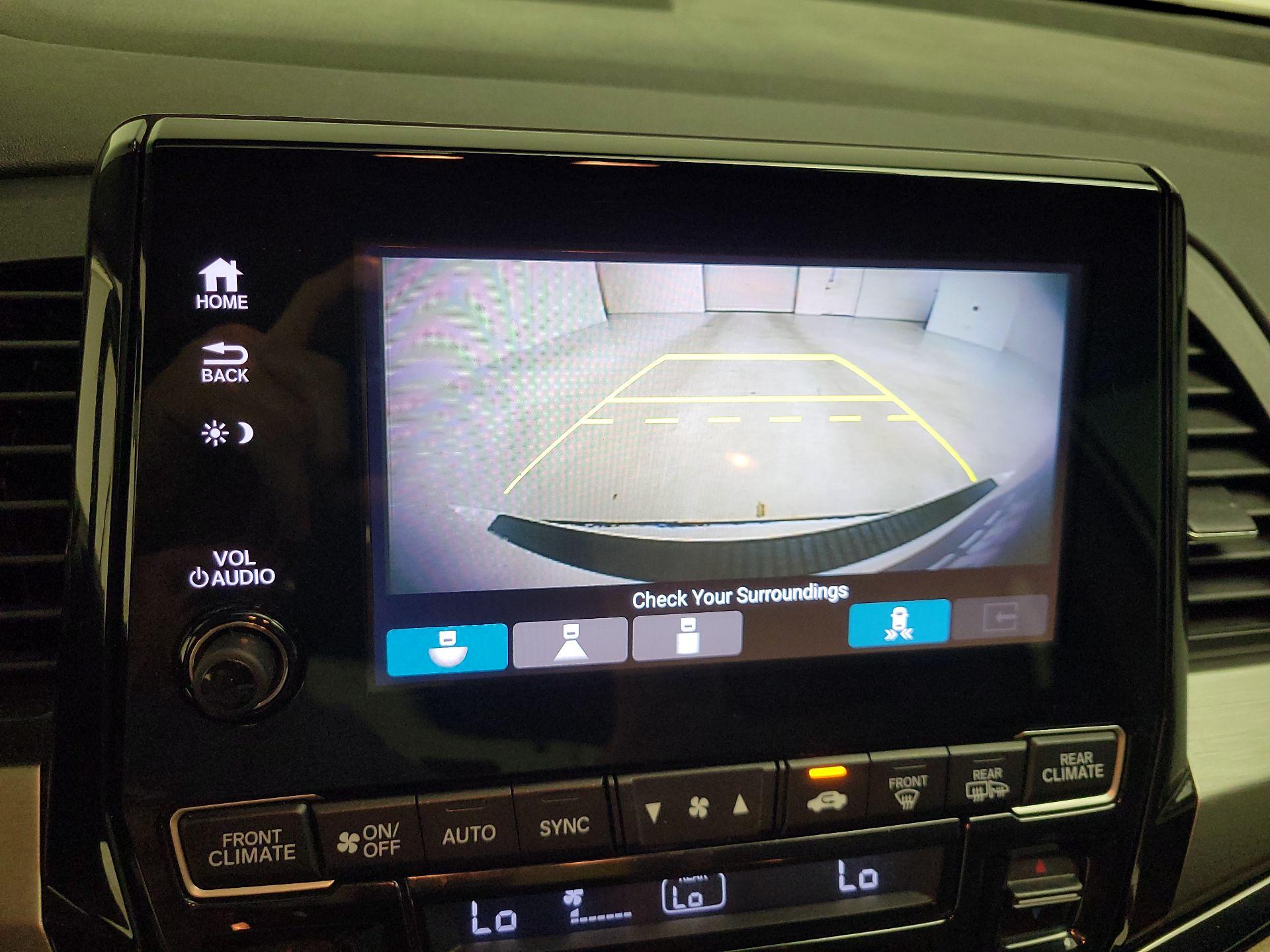 Thumbnail: 2018 Honda Odyssey - 14