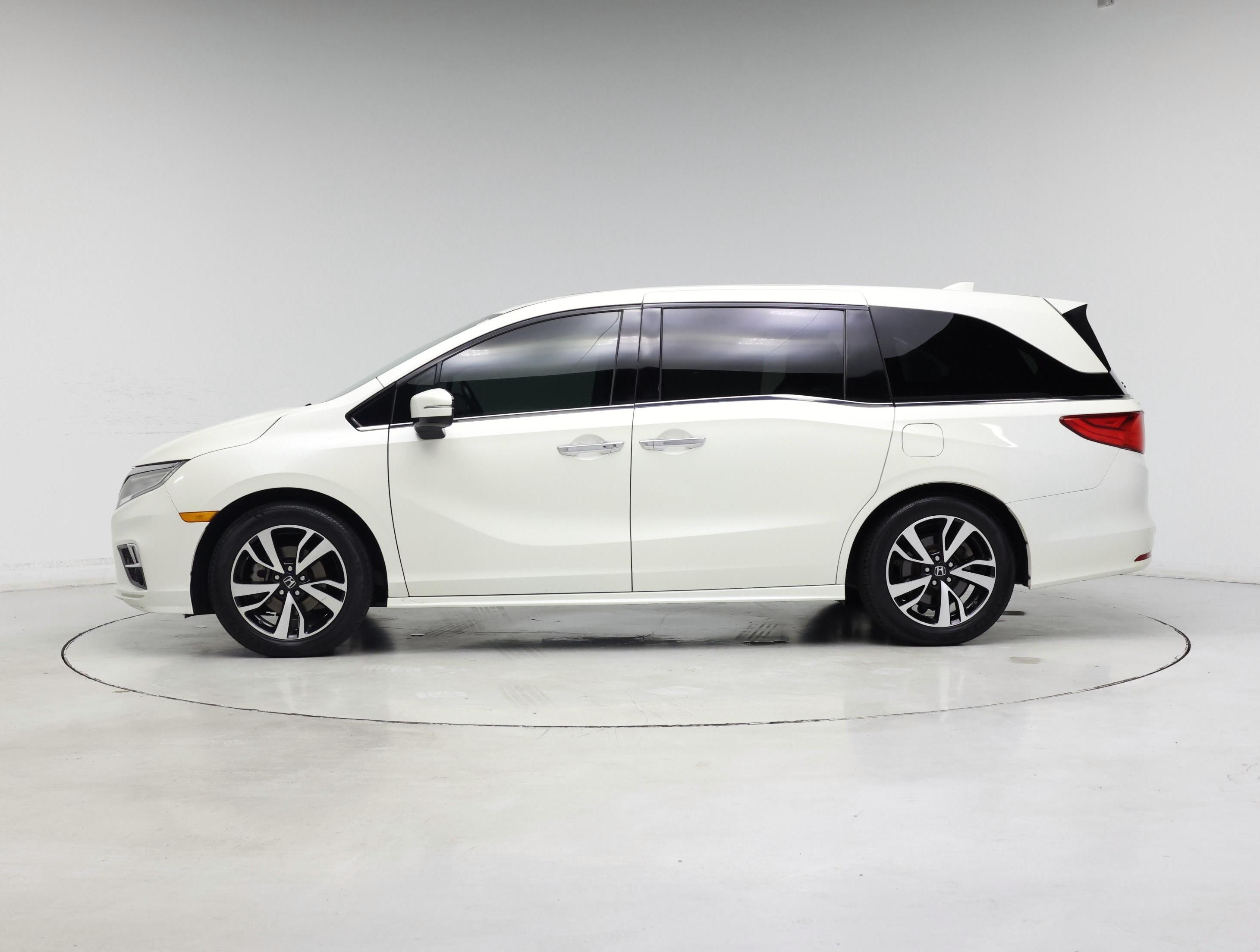 Thumbnail: 2018 Honda Odyssey - 3
