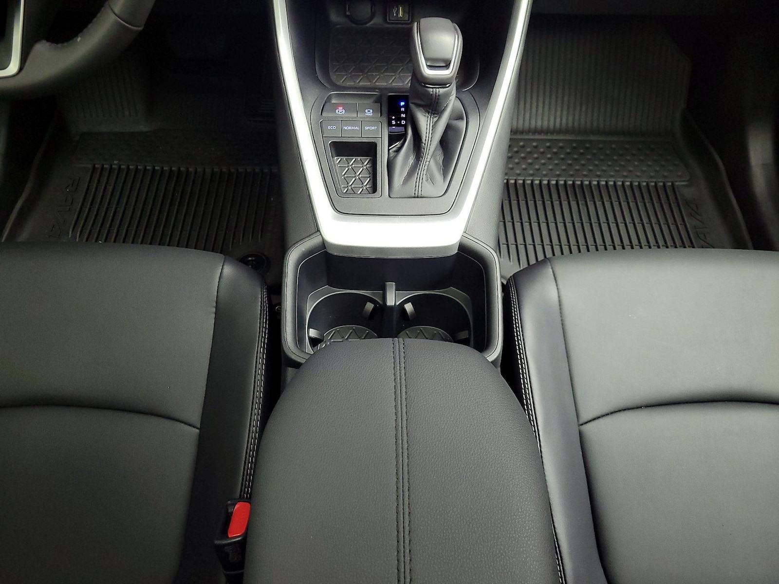 2025 Toyota RAV4 XLE Premium - Photo 19