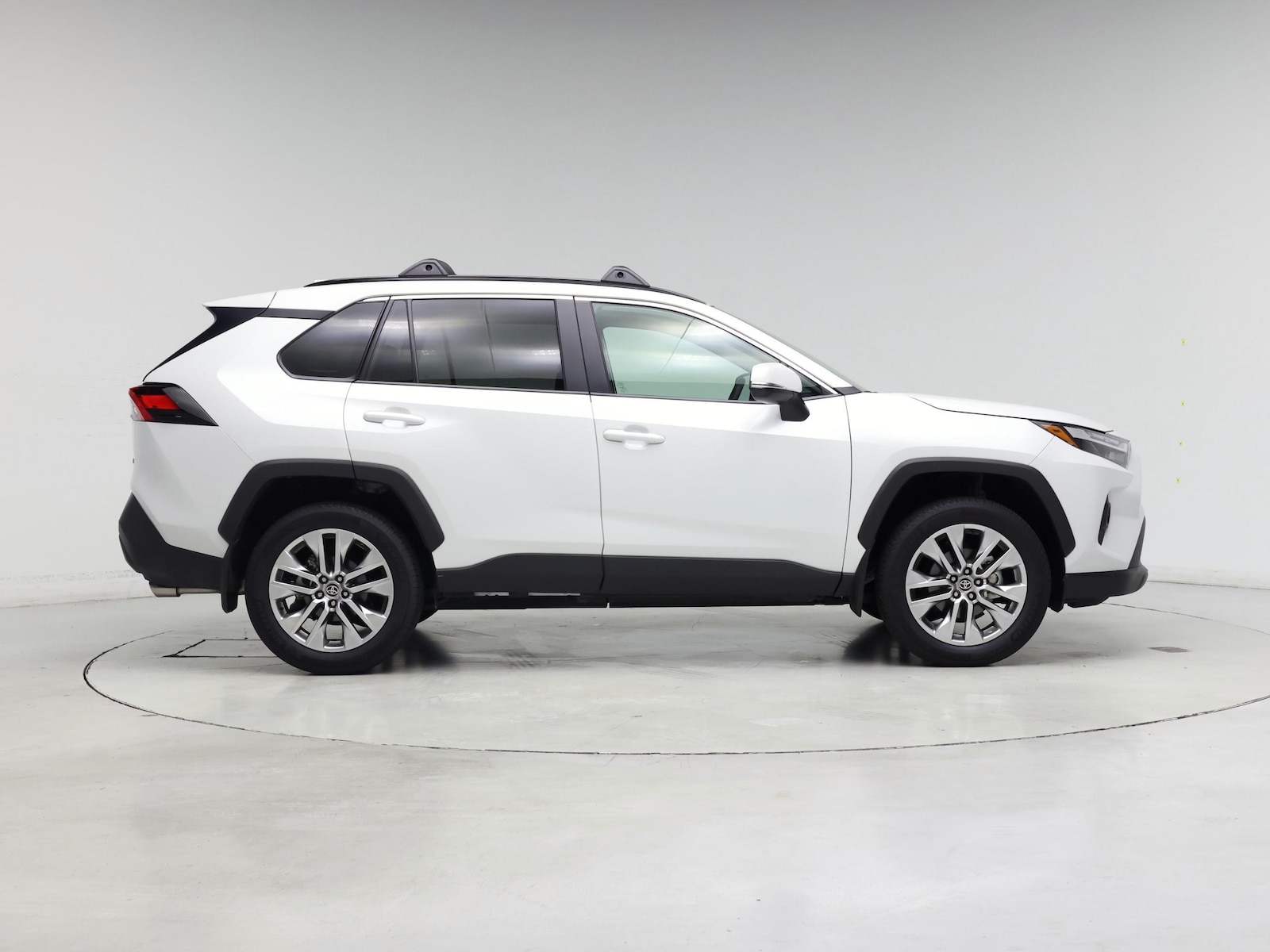 2025 Toyota RAV4 XLE Premium - Photo 8