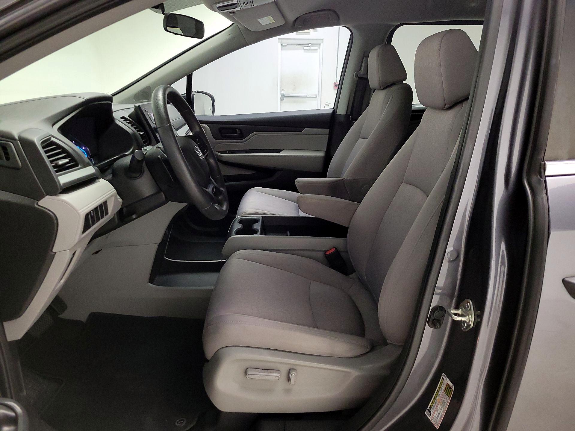 Thumbnail: 2018 Honda Odyssey - 11