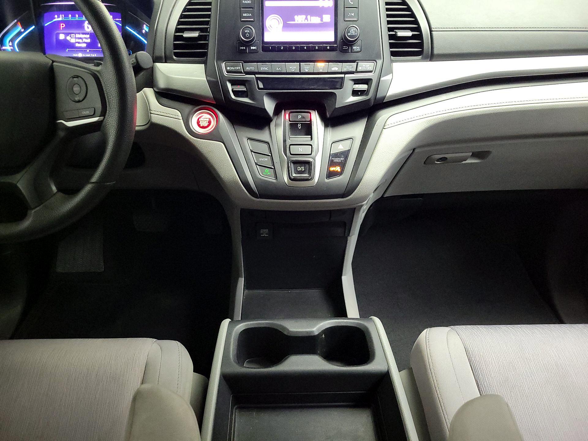 Thumbnail: 2018 Honda Odyssey - 17