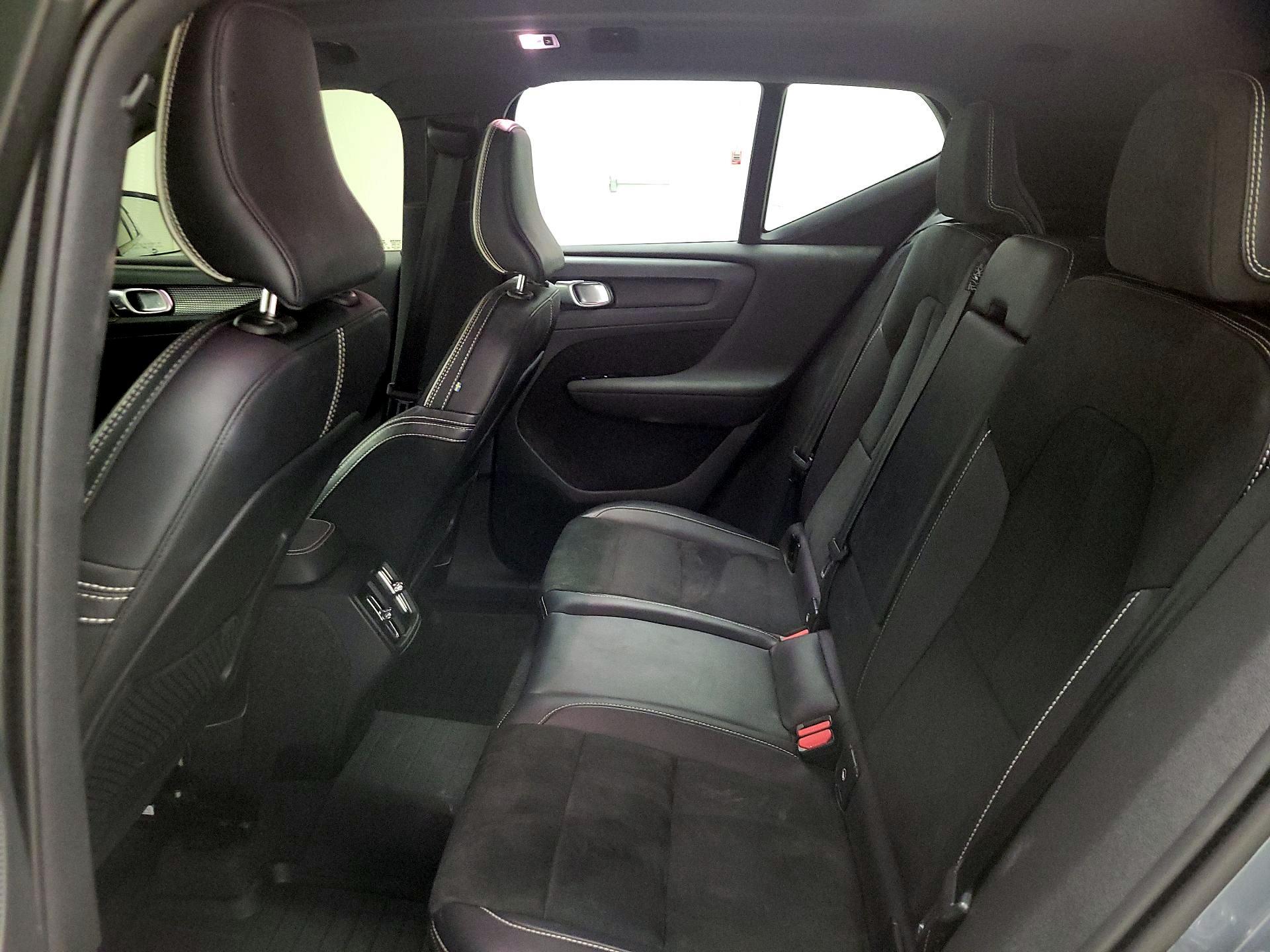 Thumbnail: 2021 Volvo XC40 - 19