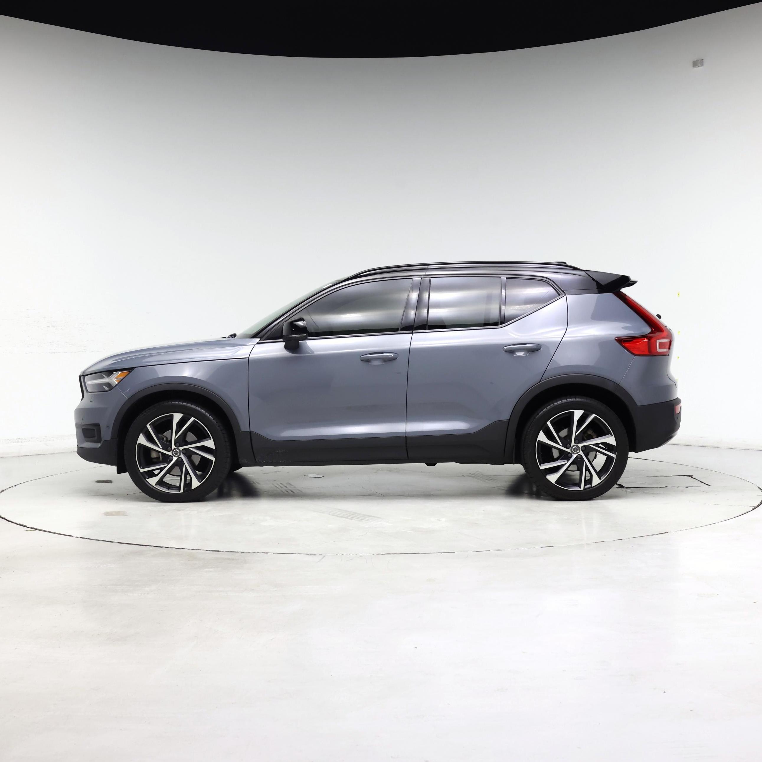 Thumbnail: 2021 Volvo XC40 - 3