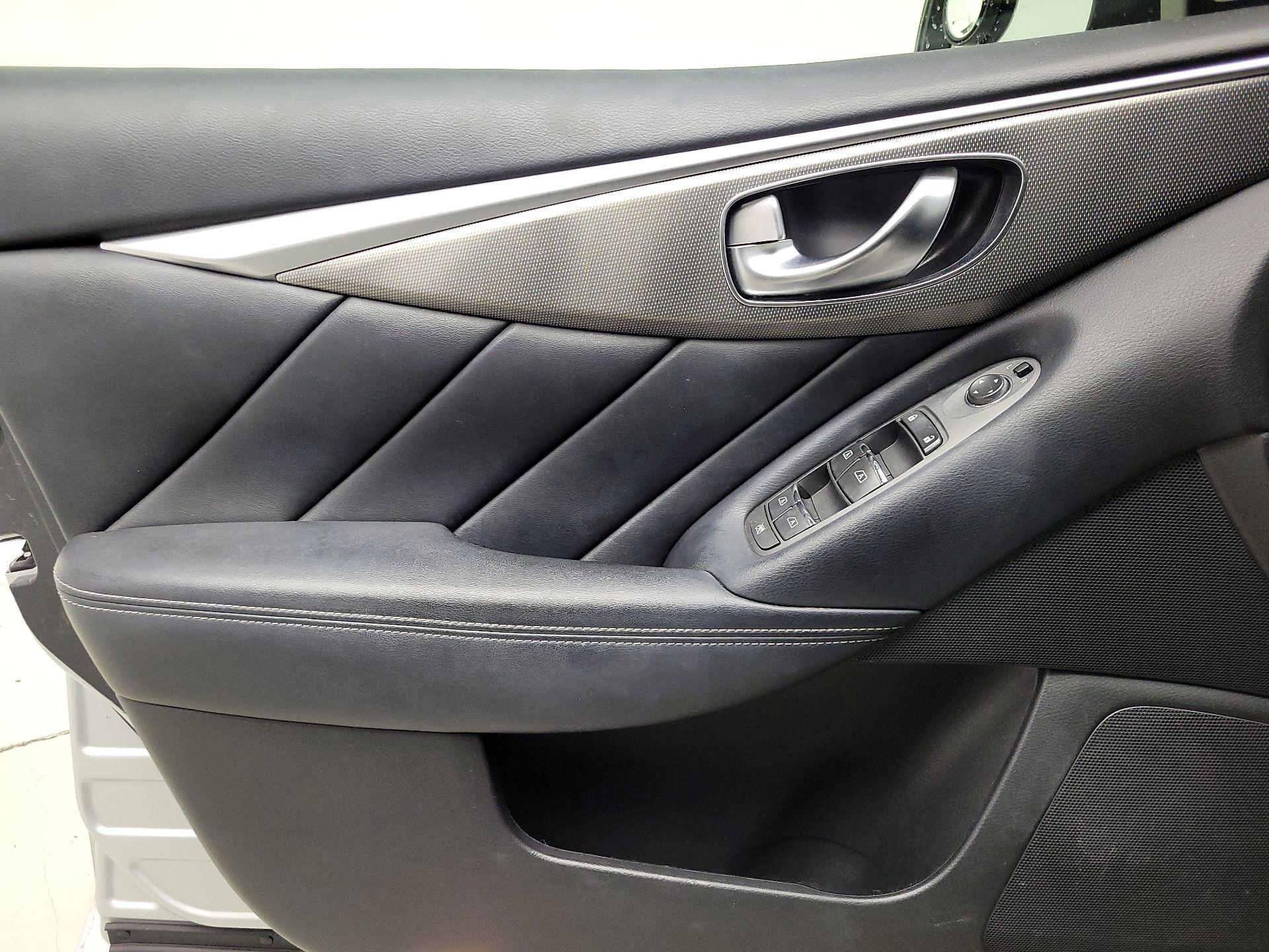 Thumbnail: 2015 INFINITI Q50 - 12