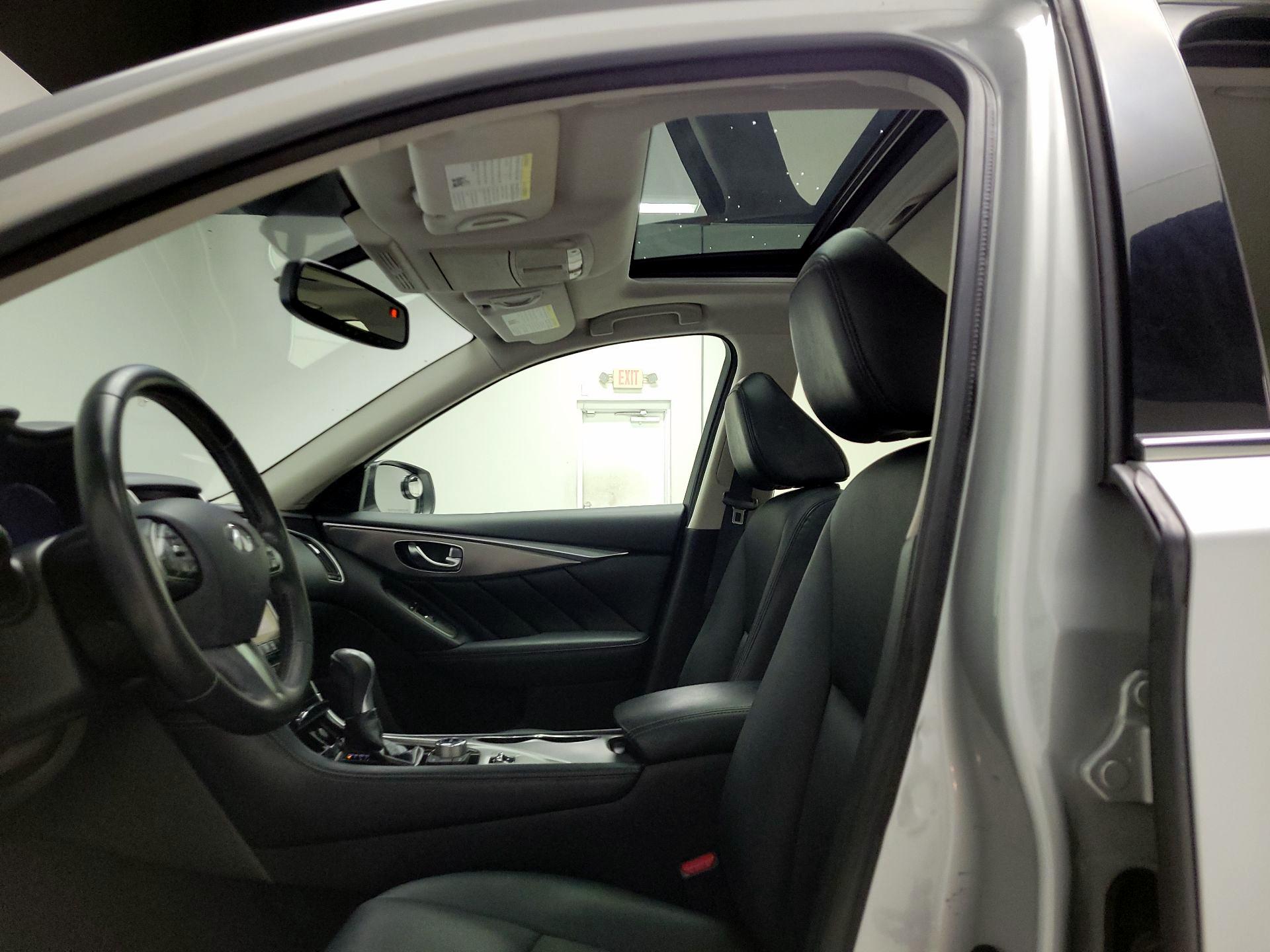 Thumbnail: 2015 INFINITI Q50 - 19