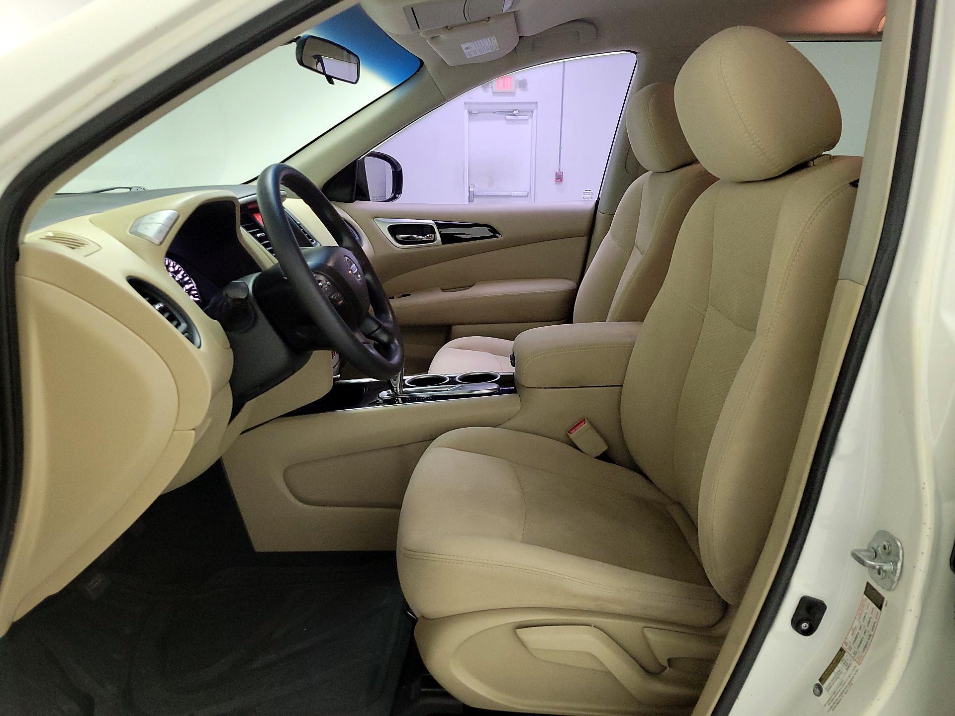 Thumbnail: 2016 Nissan Pathfinder - 11