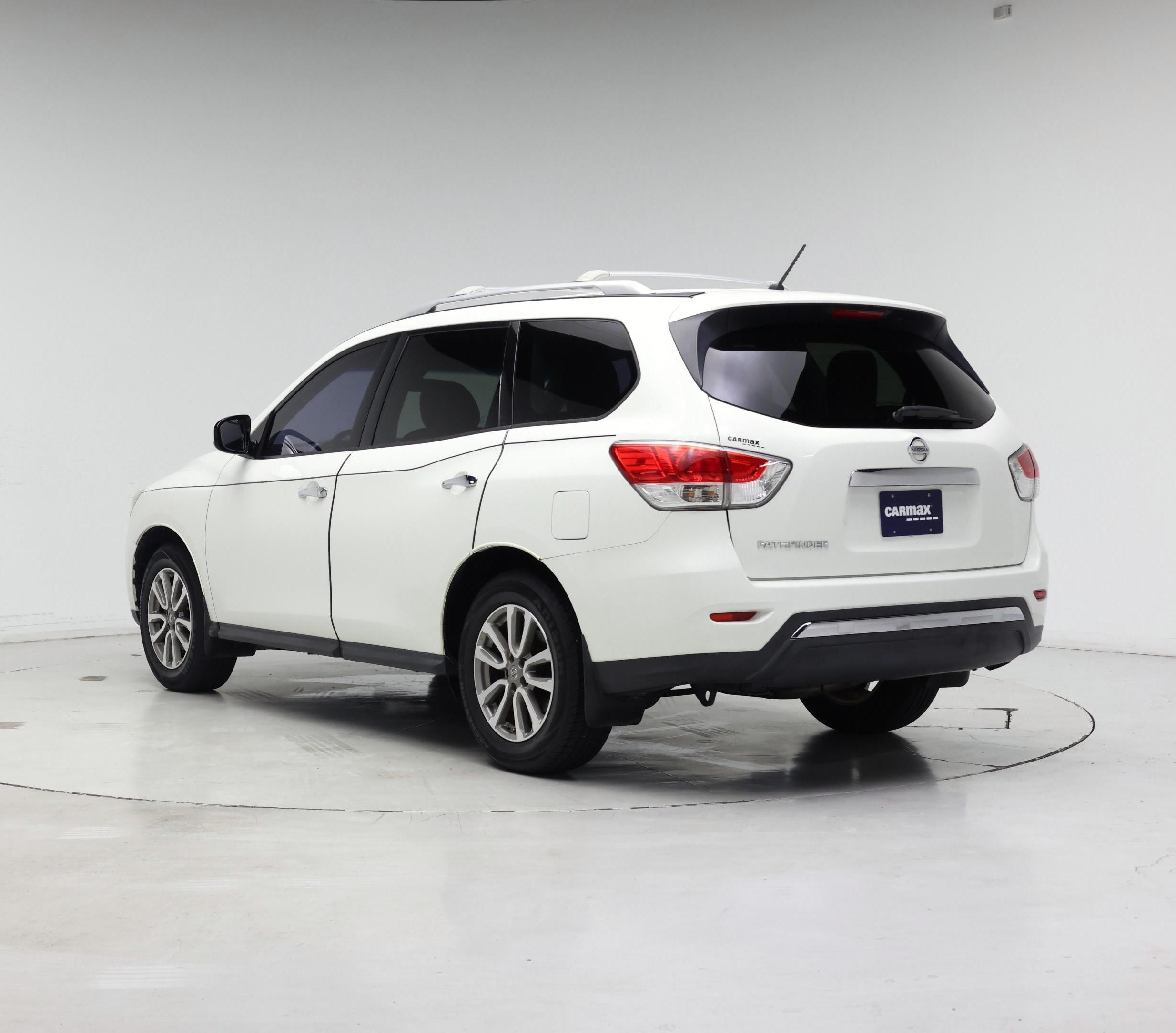 Thumbnail: 2016 Nissan Pathfinder - 2