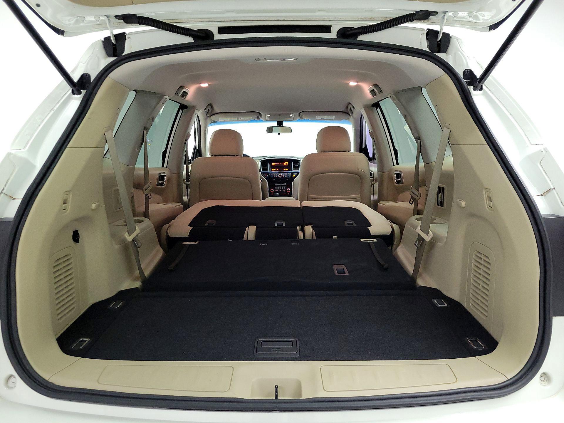 Thumbnail: 2016 Nissan Pathfinder - 20