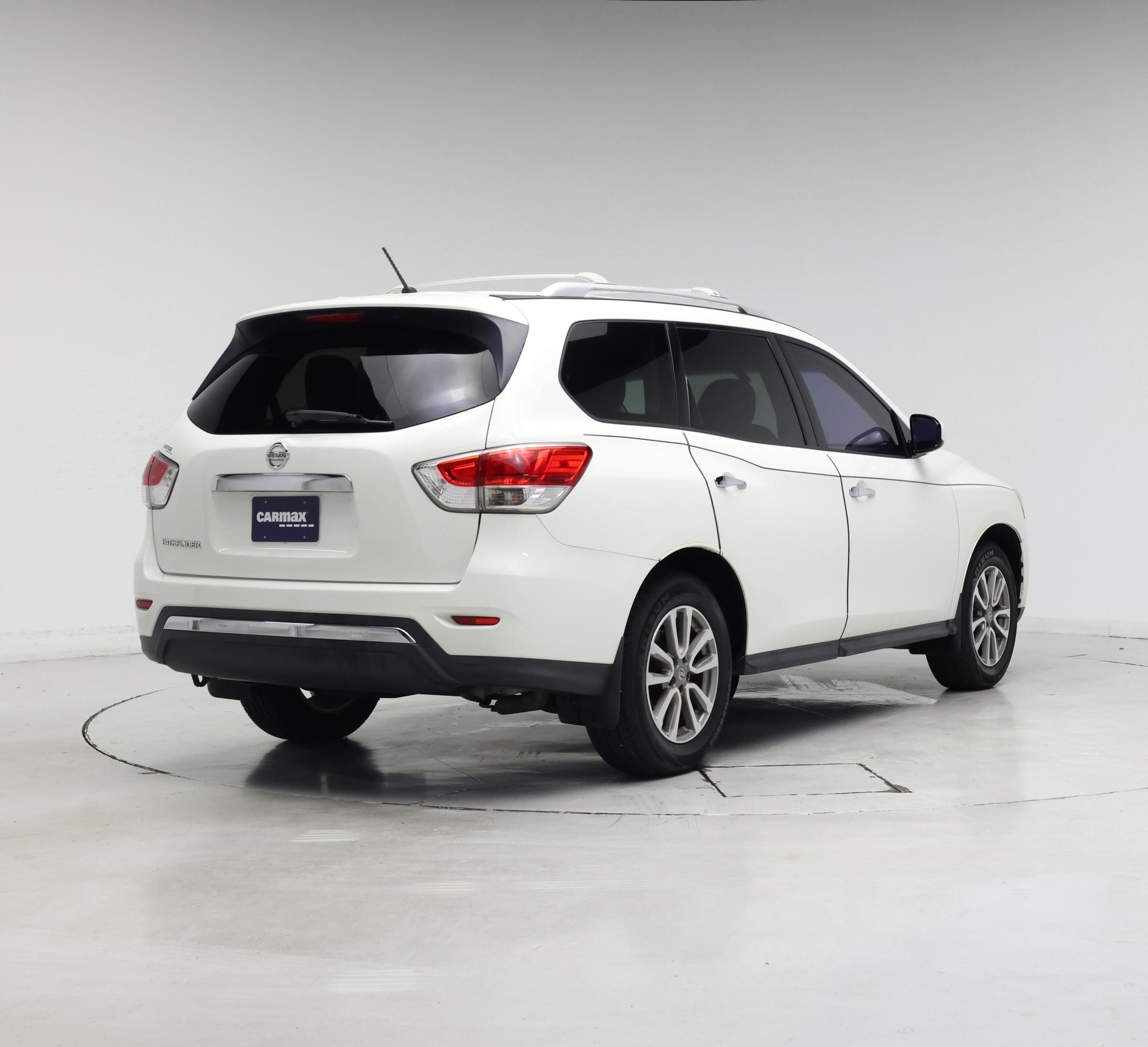 Thumbnail: 2016 Nissan Pathfinder - 8