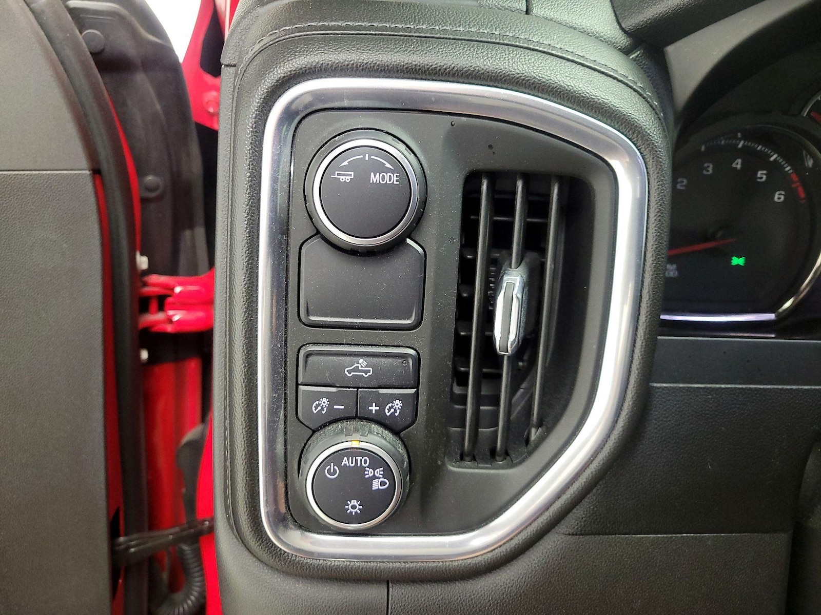 2020 Chevrolet Silverado 1500 LT - Photo 14