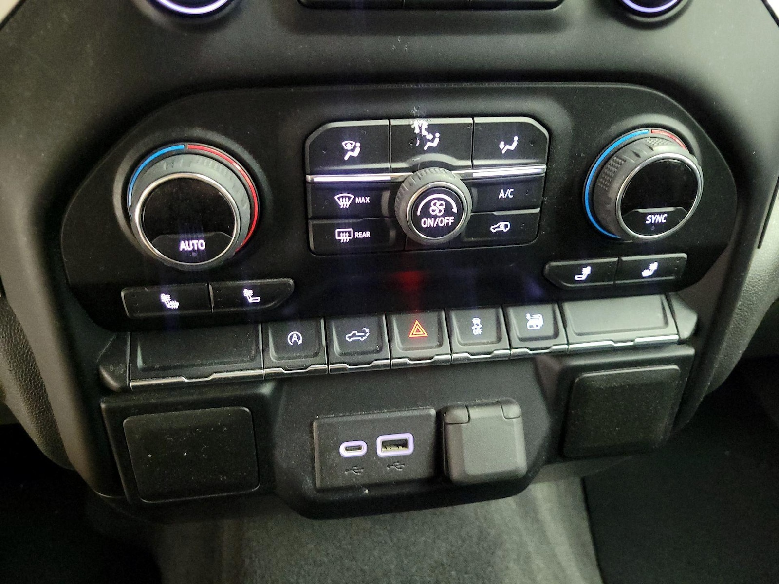 2020 Chevrolet Silverado 1500 LT - Photo 18