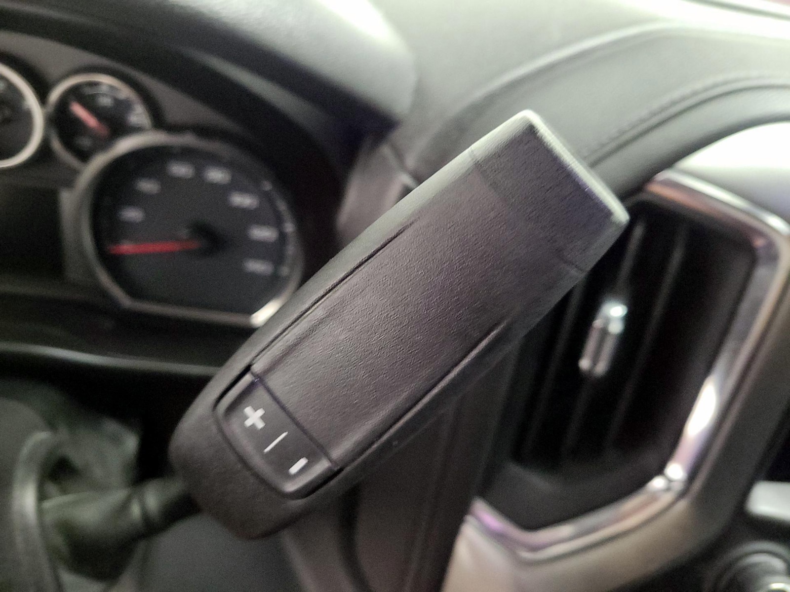 2020 Chevrolet Silverado 1500 LT - Photo 19