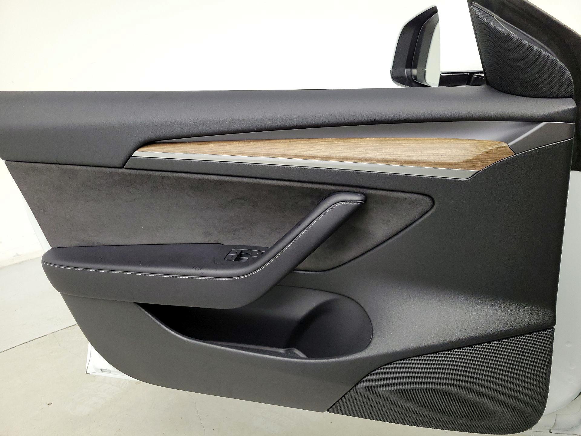 Thumbnail: 2023 Tesla Model 3 - 12