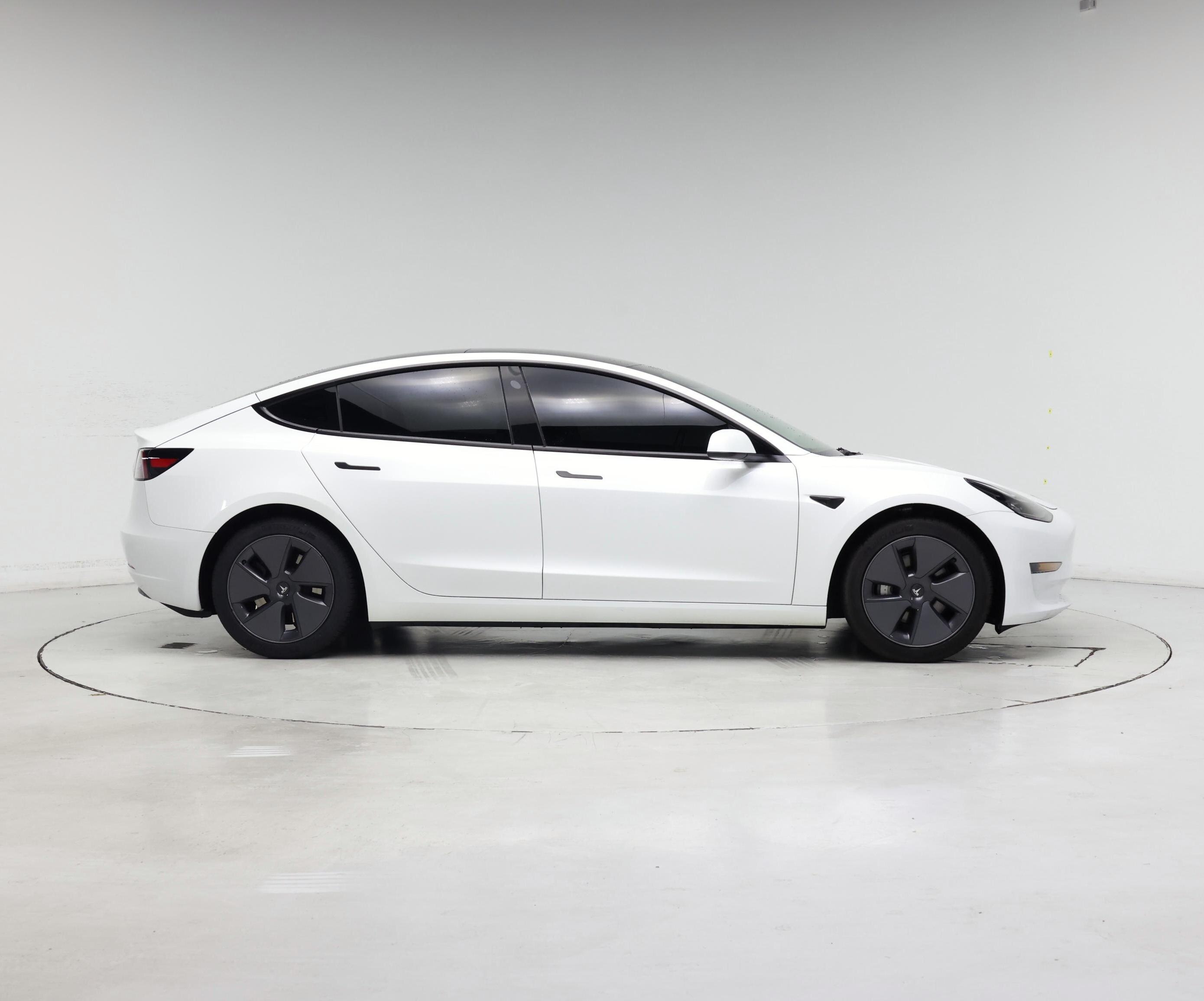 Thumbnail: 2023 Tesla Model 3 - 7
