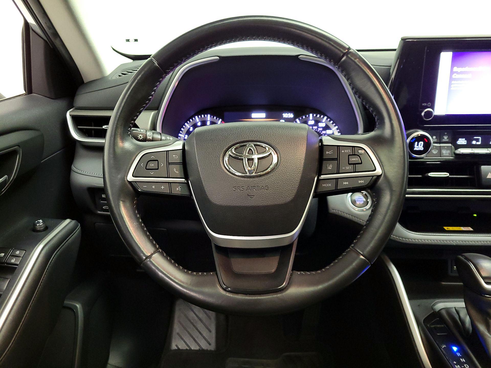 Thumbnail: 2023 Toyota Highlander - 10