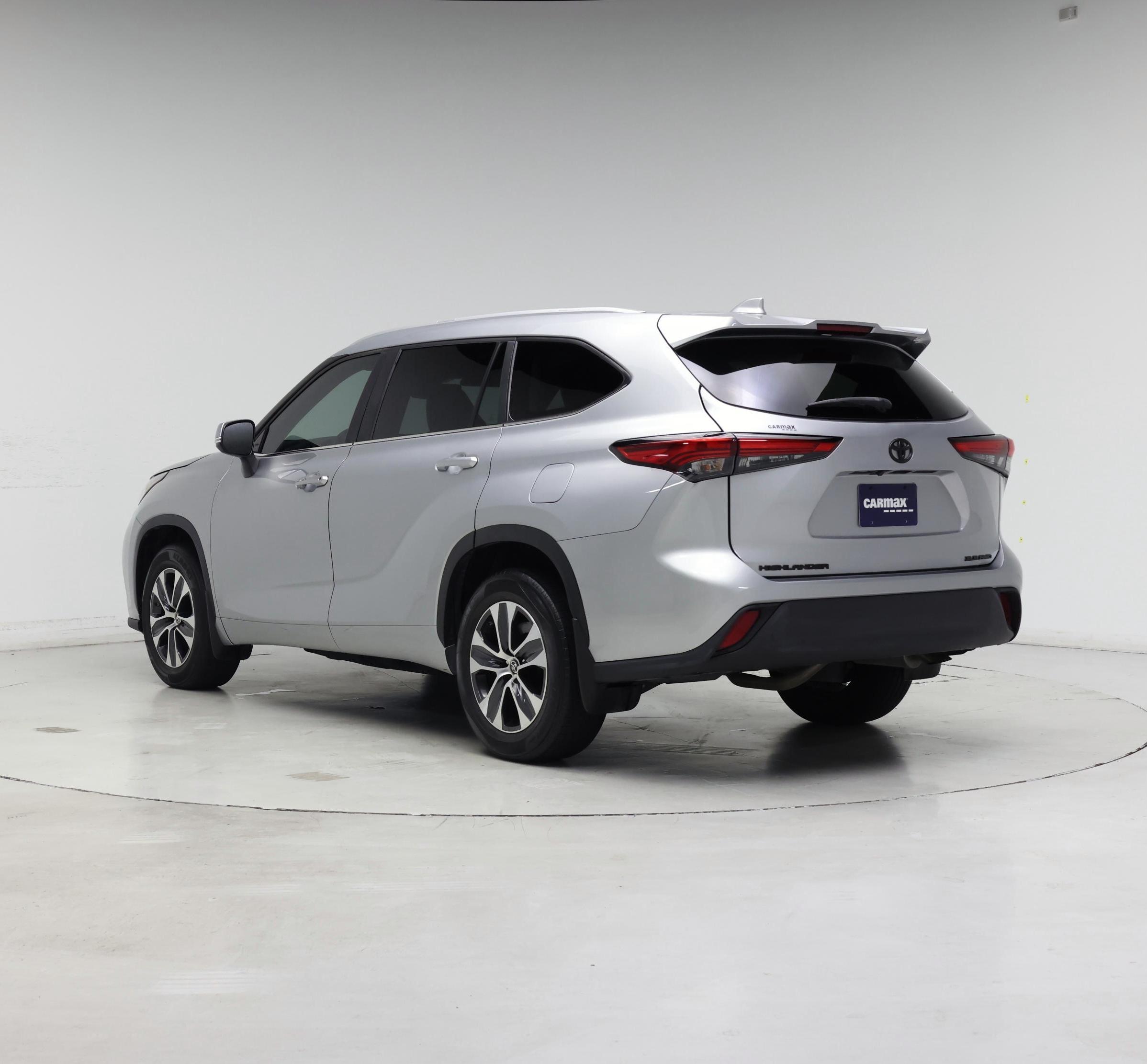Thumbnail: 2023 Toyota Highlander - 2