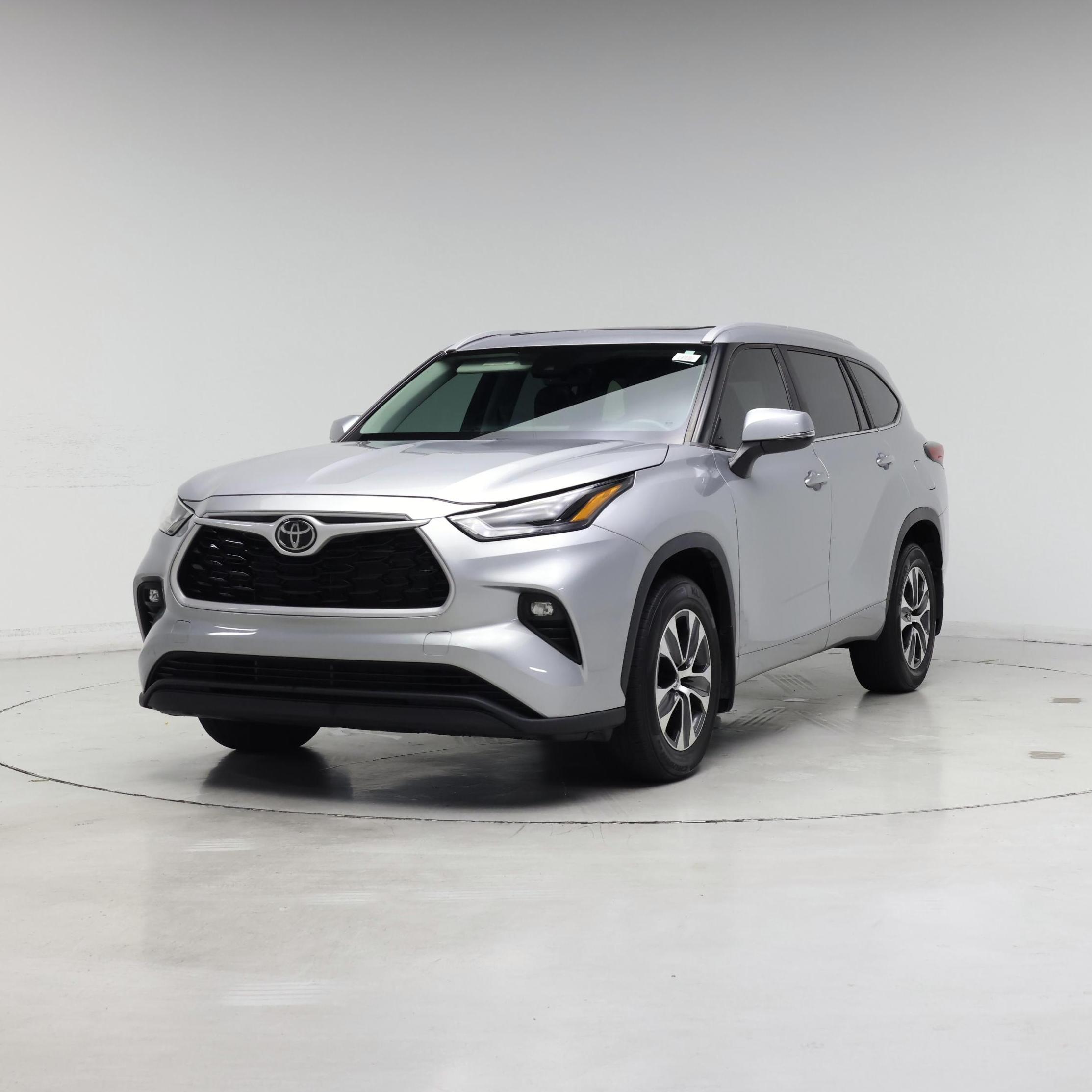 Thumbnail: 2023 Toyota Highlander - 4