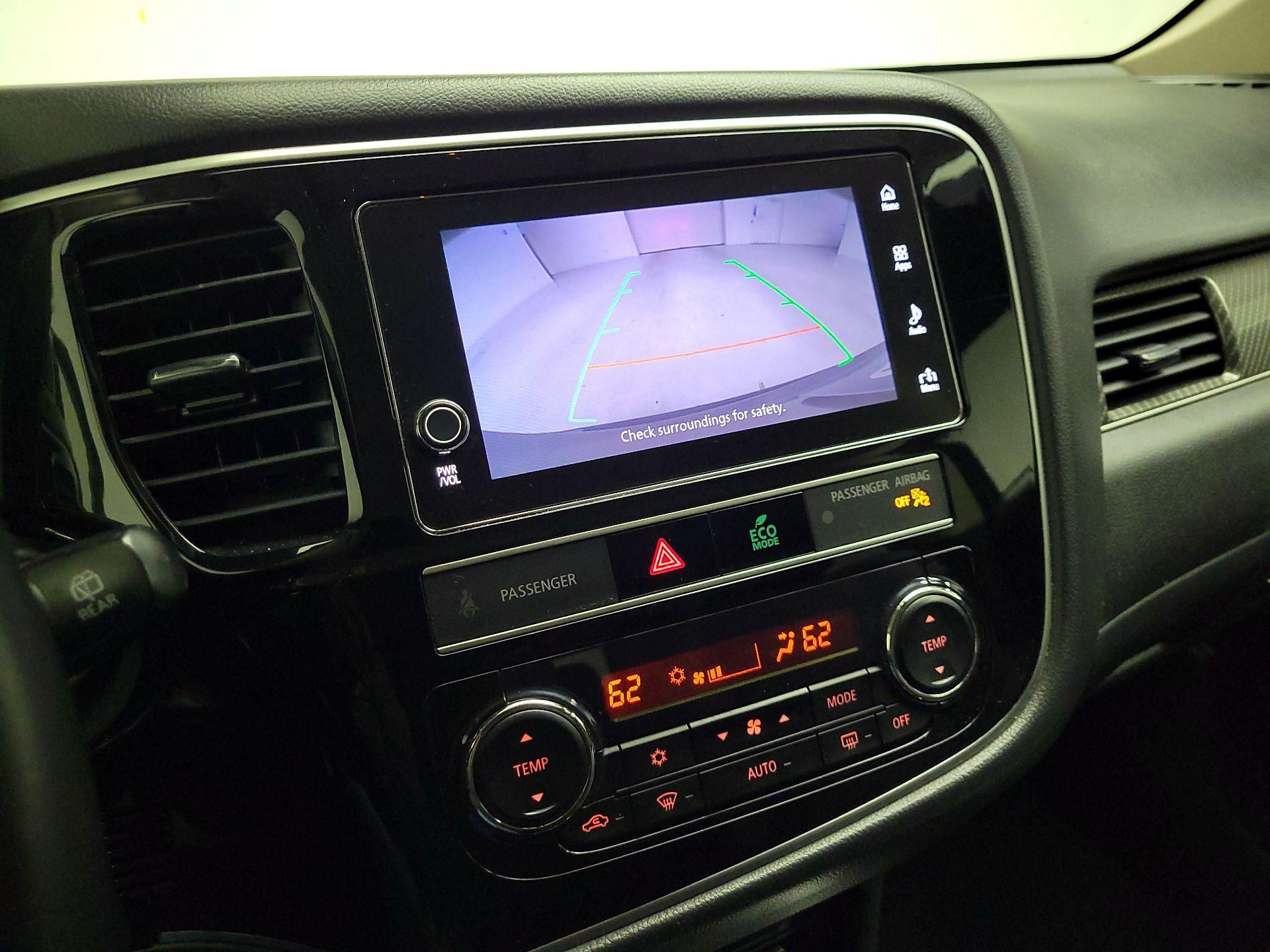 Thumbnail: 2019 Mitsubishi Outlander - 14