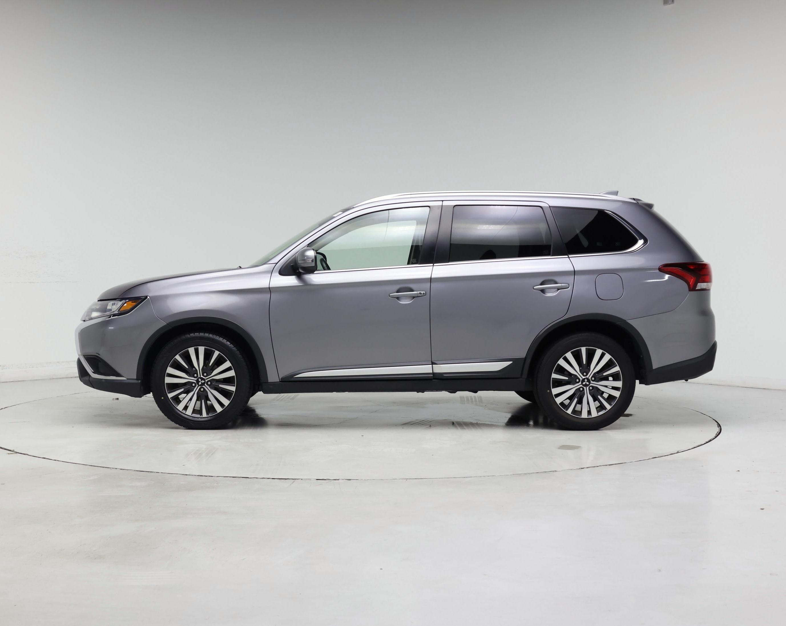 Thumbnail: 2019 Mitsubishi Outlander - 3