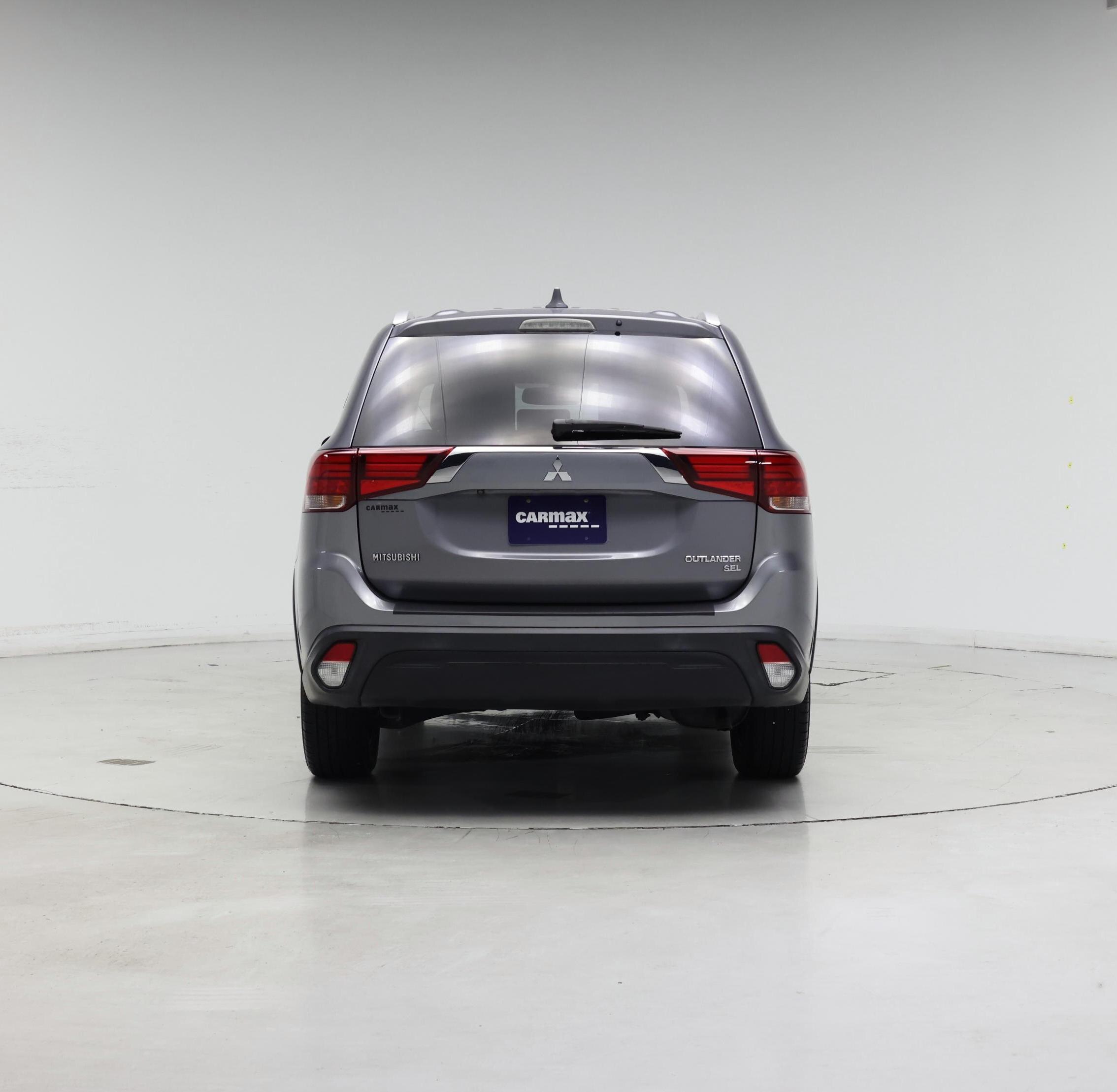 Thumbnail: 2019 Mitsubishi Outlander - 6