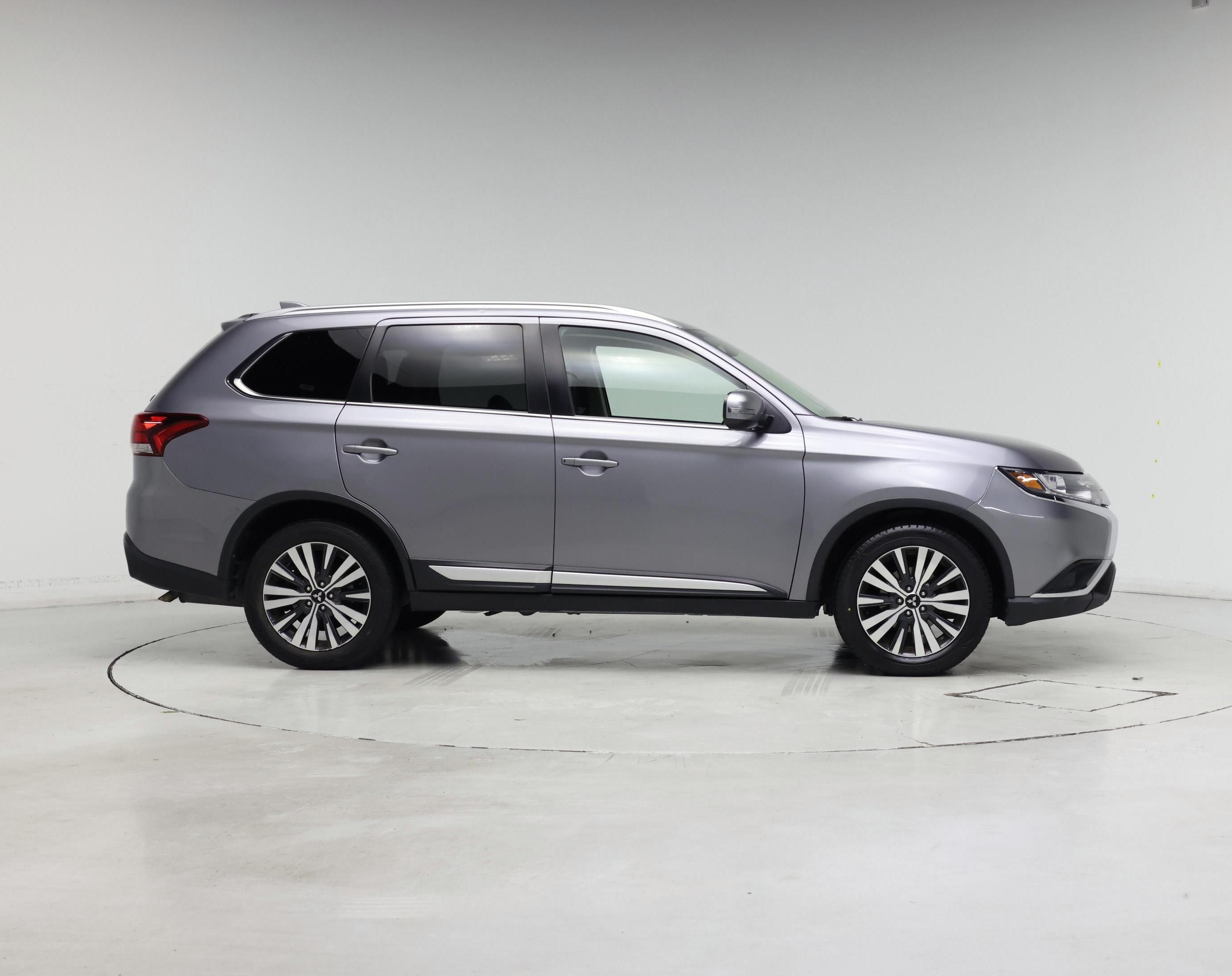 Thumbnail: 2019 Mitsubishi Outlander - 7