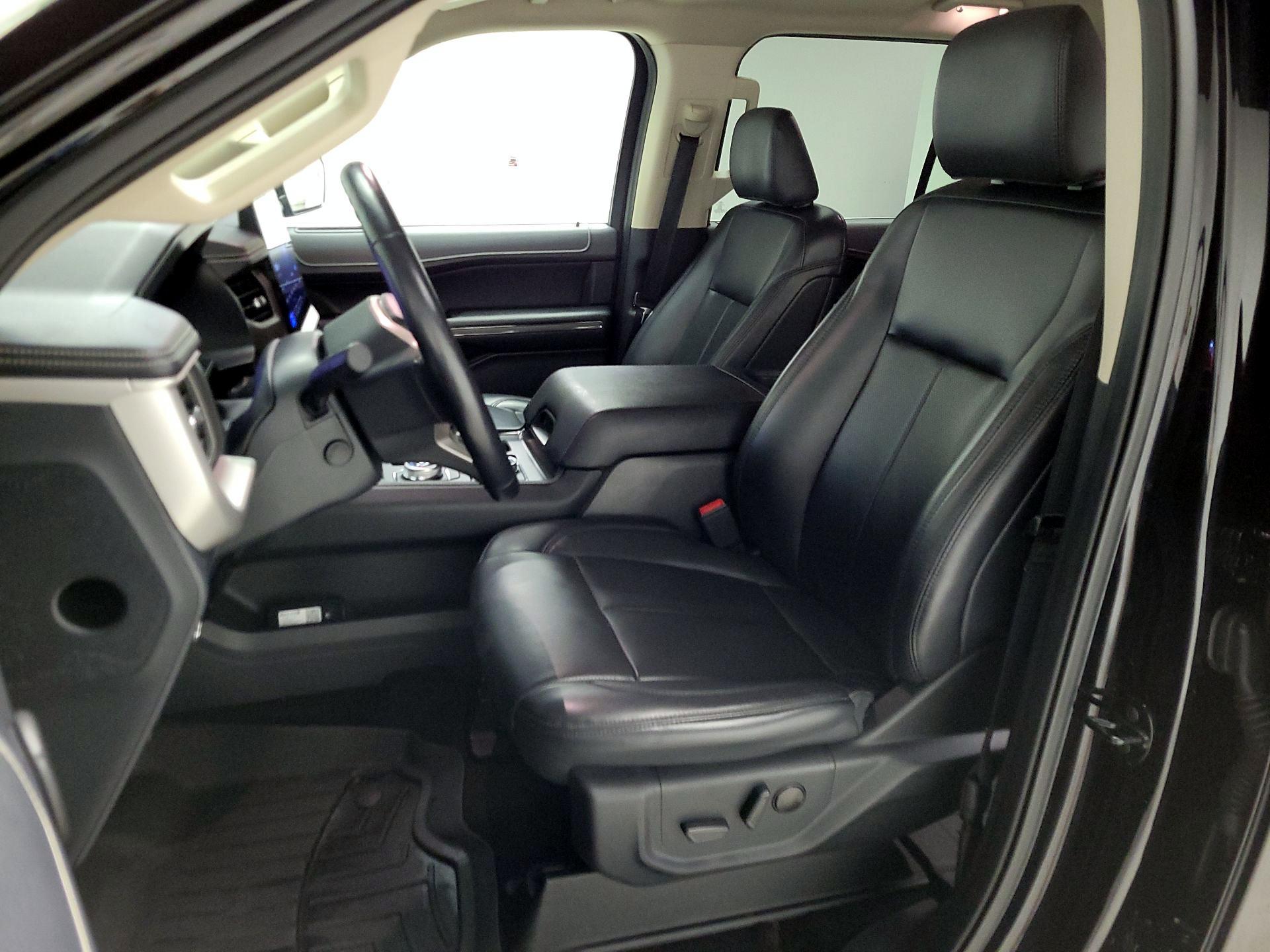 Thumbnail: 2022 Ford Expedition - 11