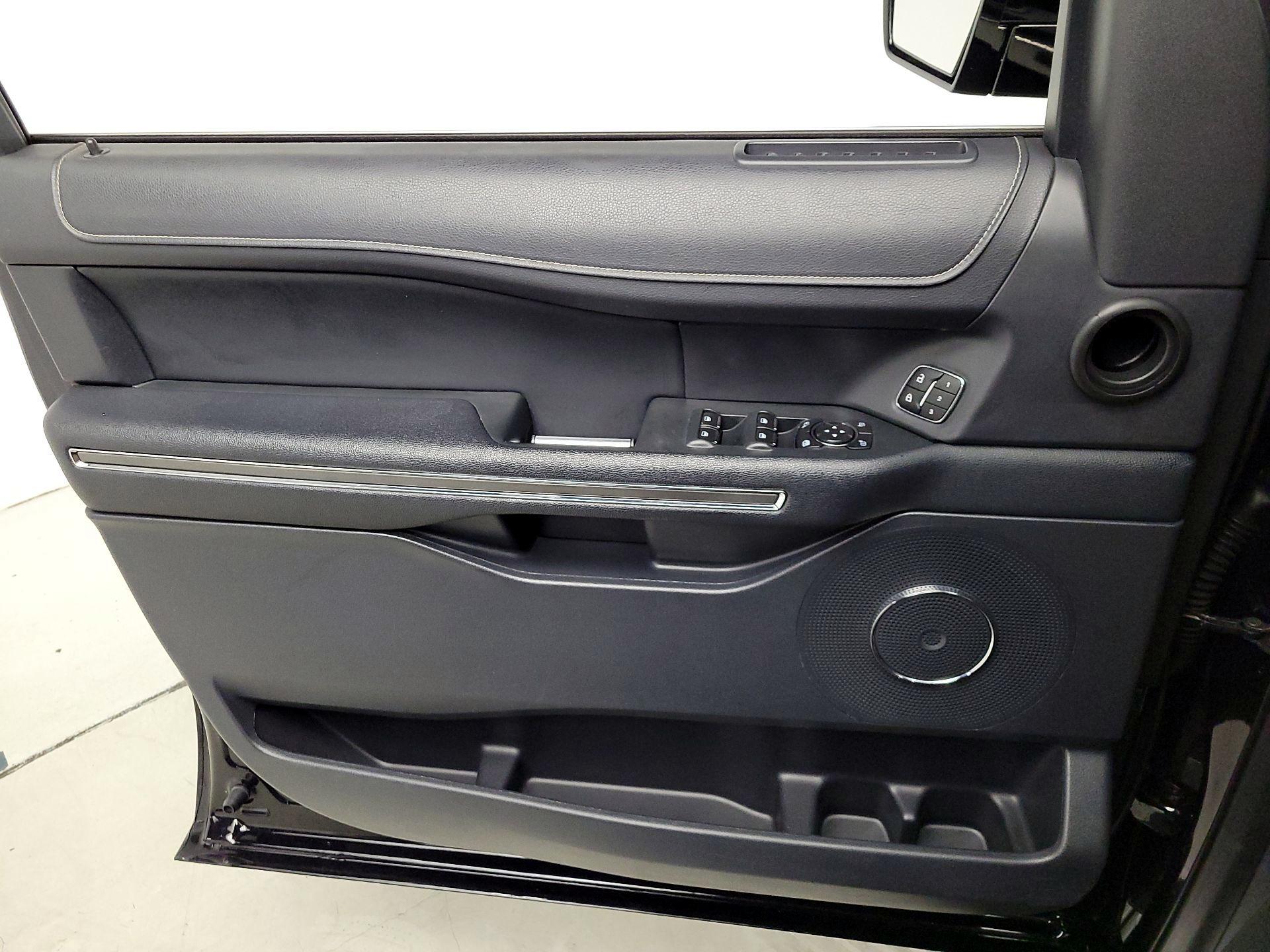 Thumbnail: 2022 Ford Expedition - 12