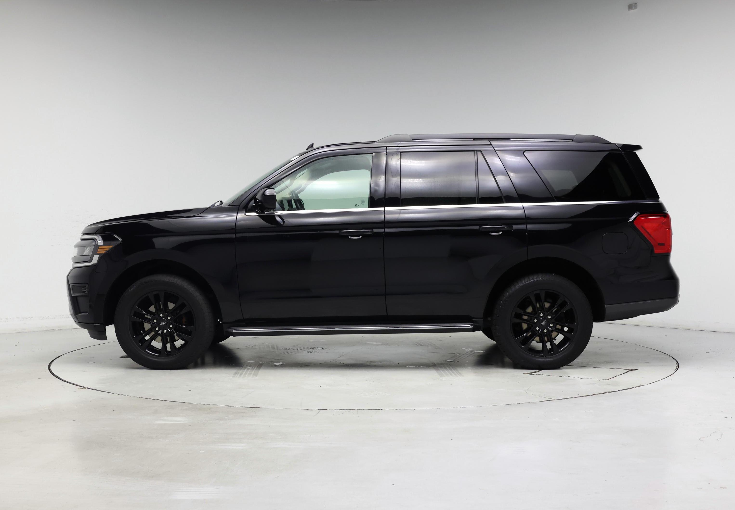 Thumbnail: 2022 Ford Expedition - 3