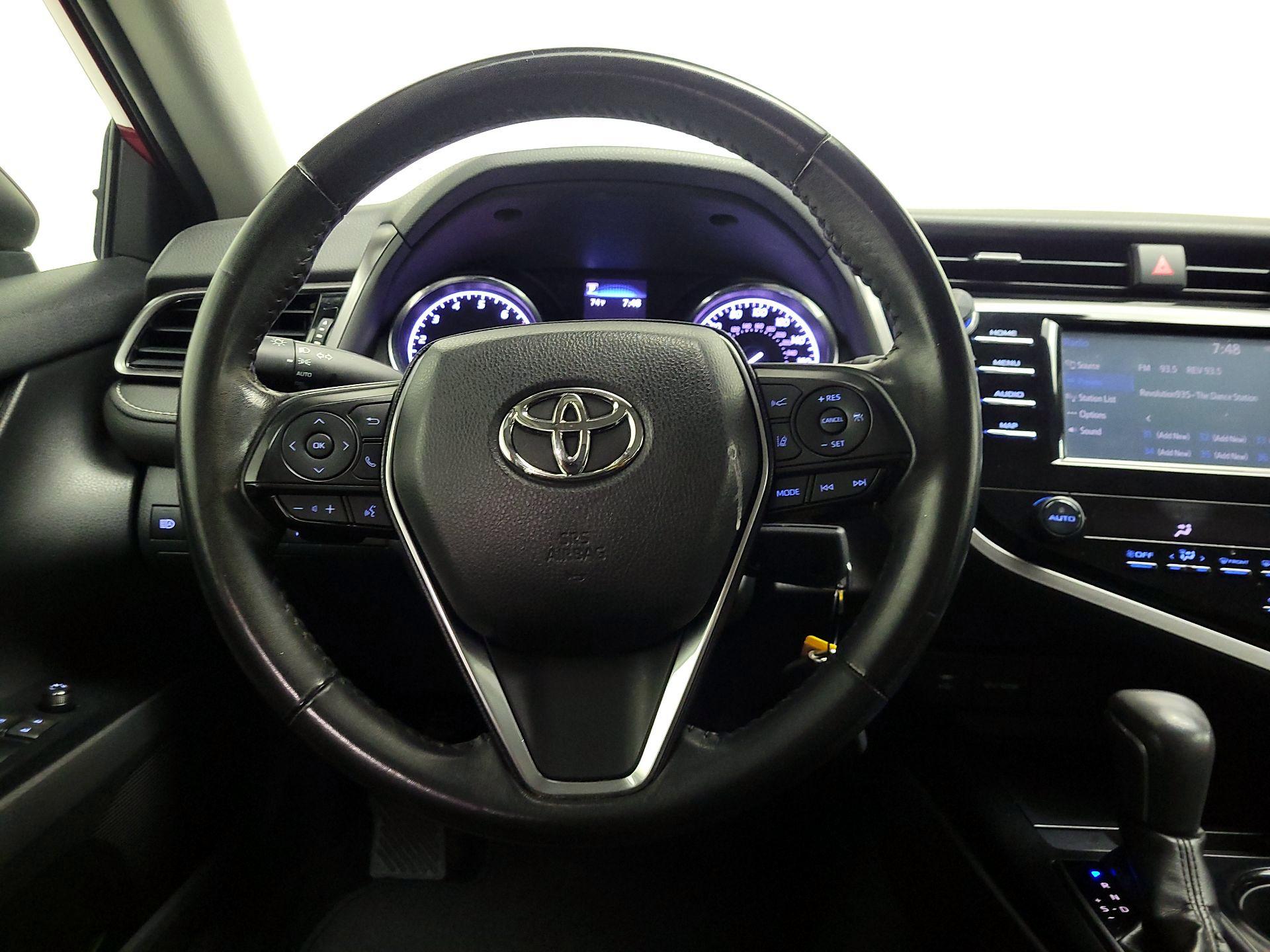 Thumbnail: 2019 Toyota Camry - 10