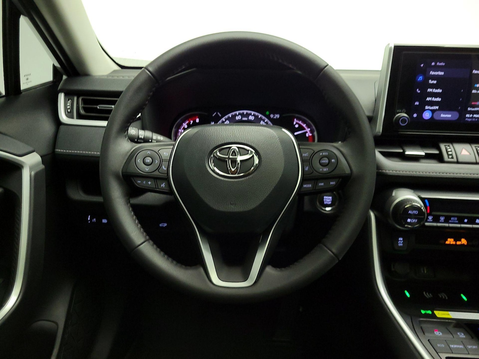 2025 Toyota RAV4 XLE Premium - Photo 11