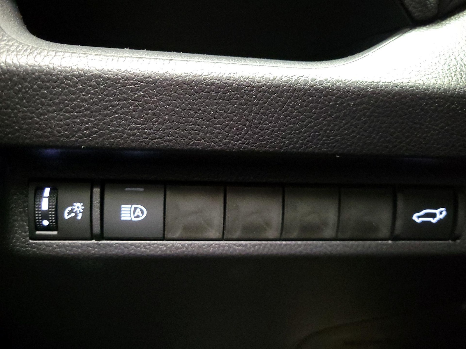 2025 Toyota RAV4 XLE Premium - Photo 14