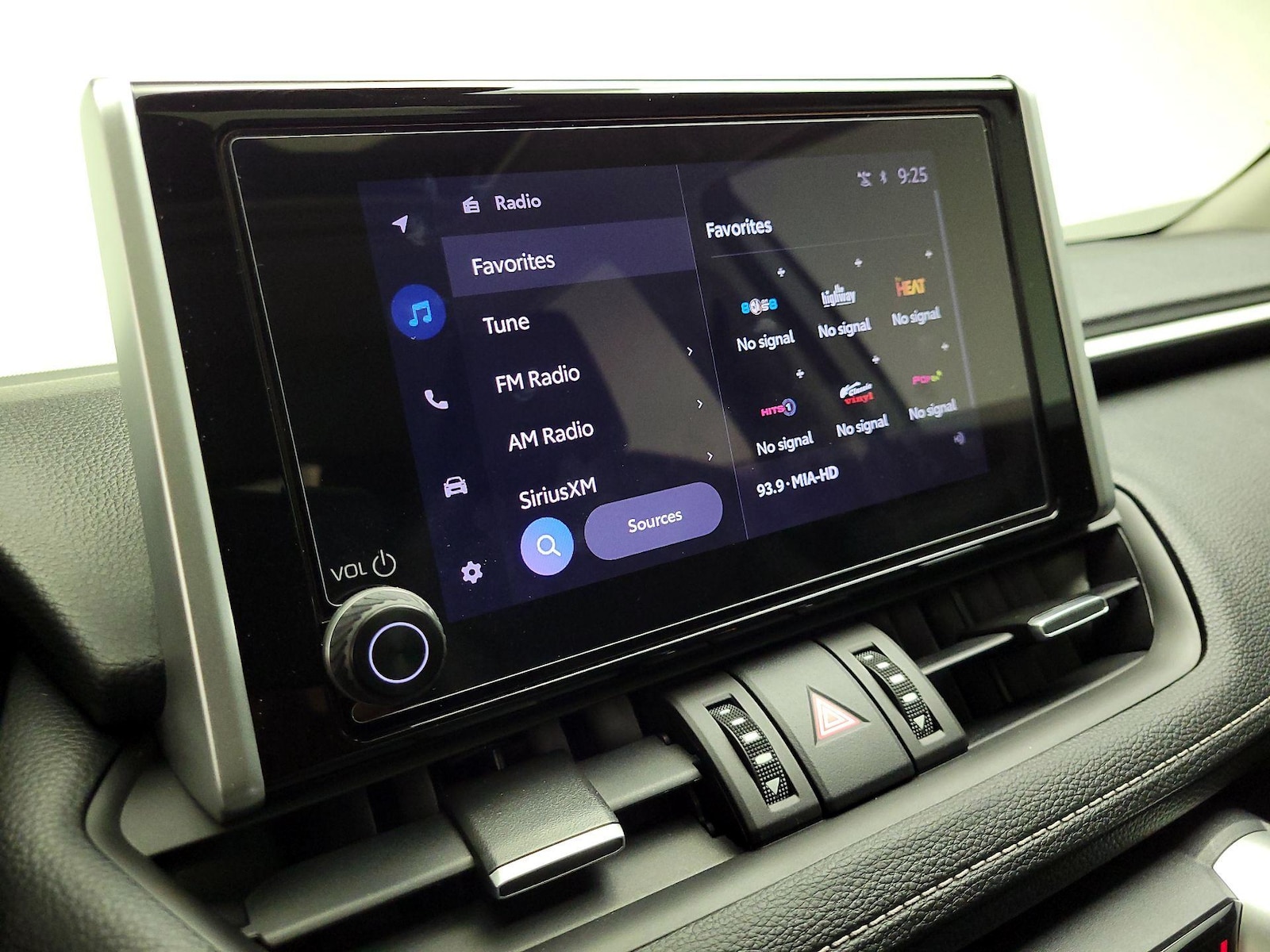 2025 Toyota RAV4 XLE Premium - Photo 17