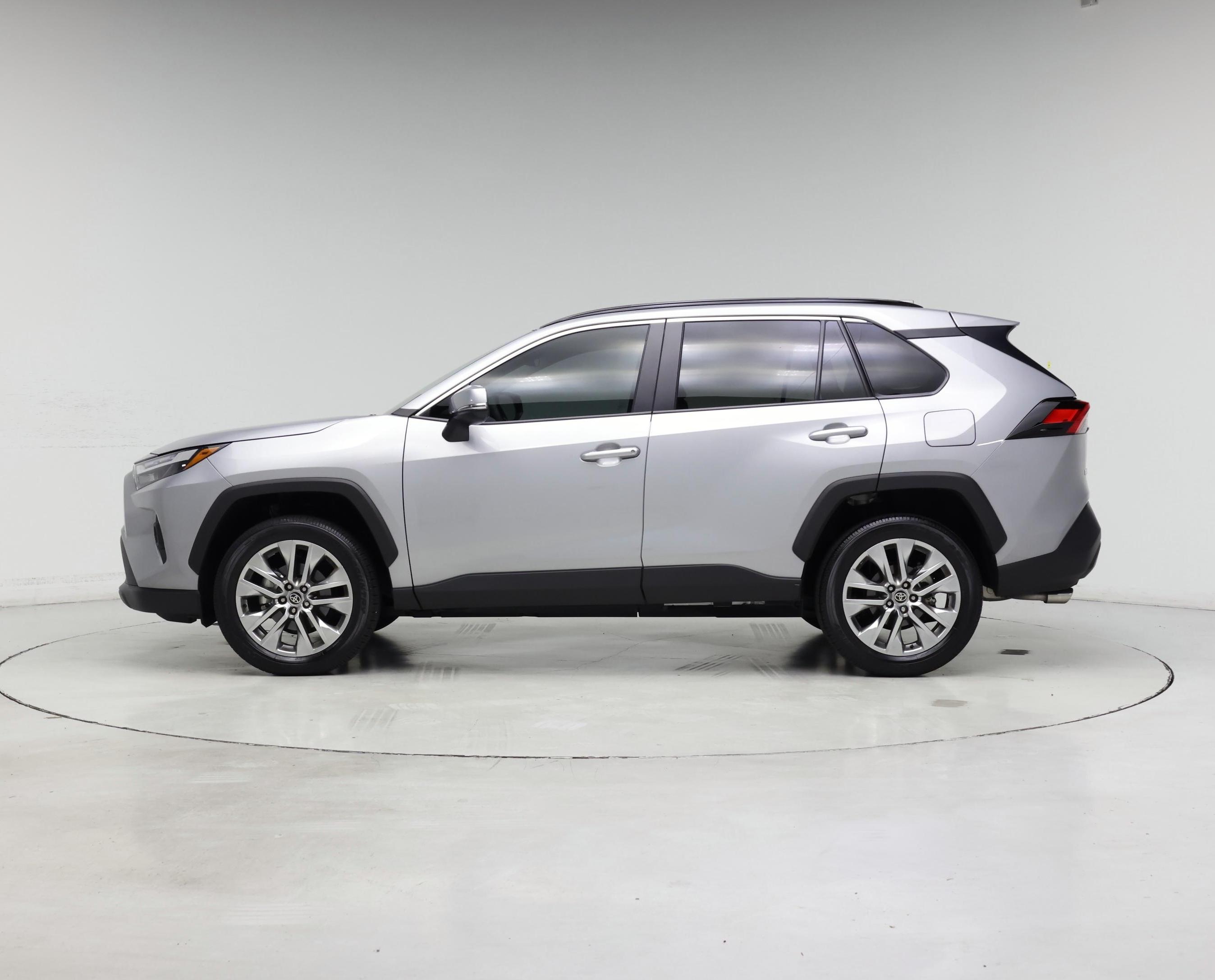 Thumbnail: 2025 Toyota RAV4 - 3