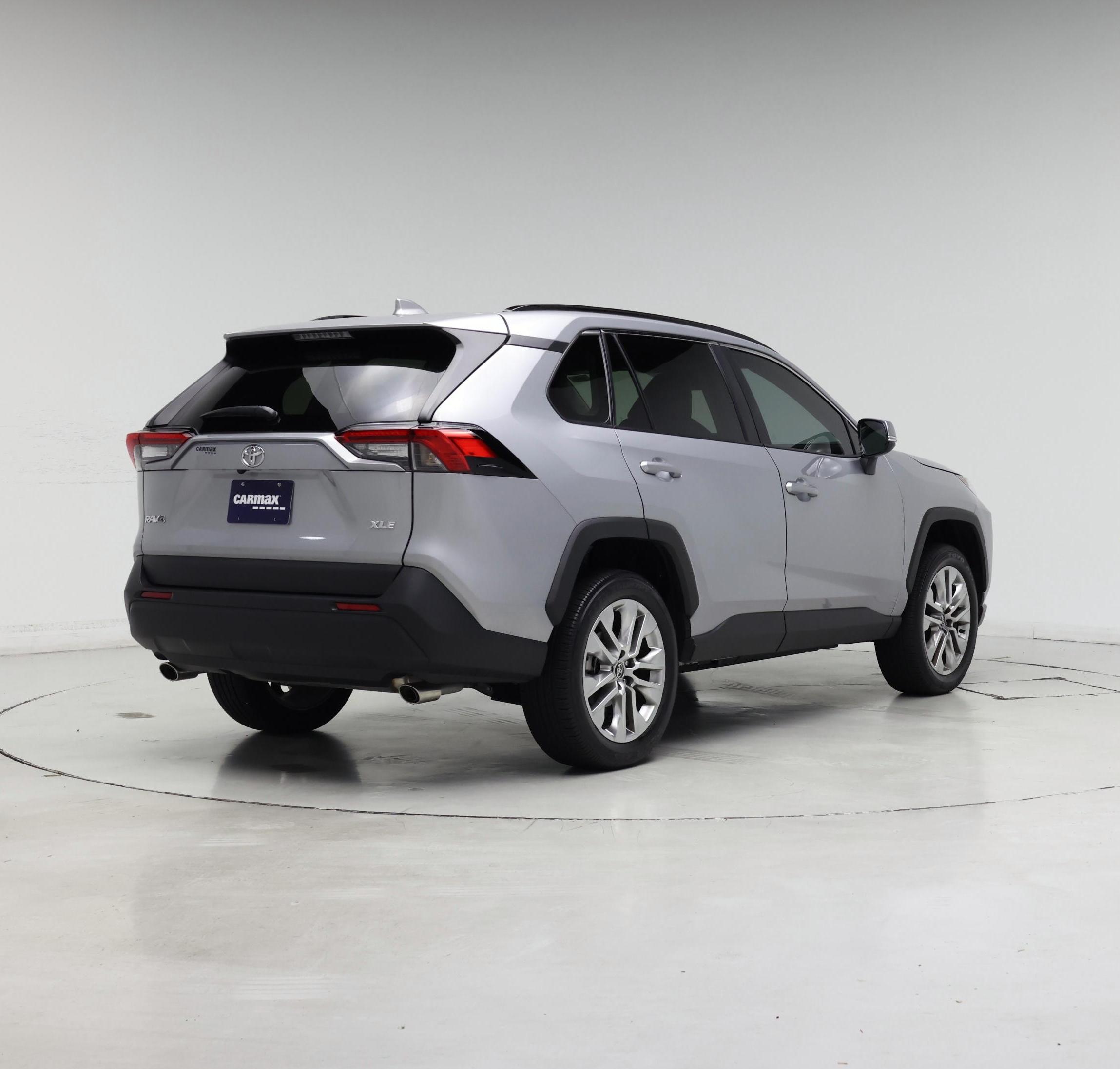 Thumbnail: 2025 Toyota RAV4 - 8