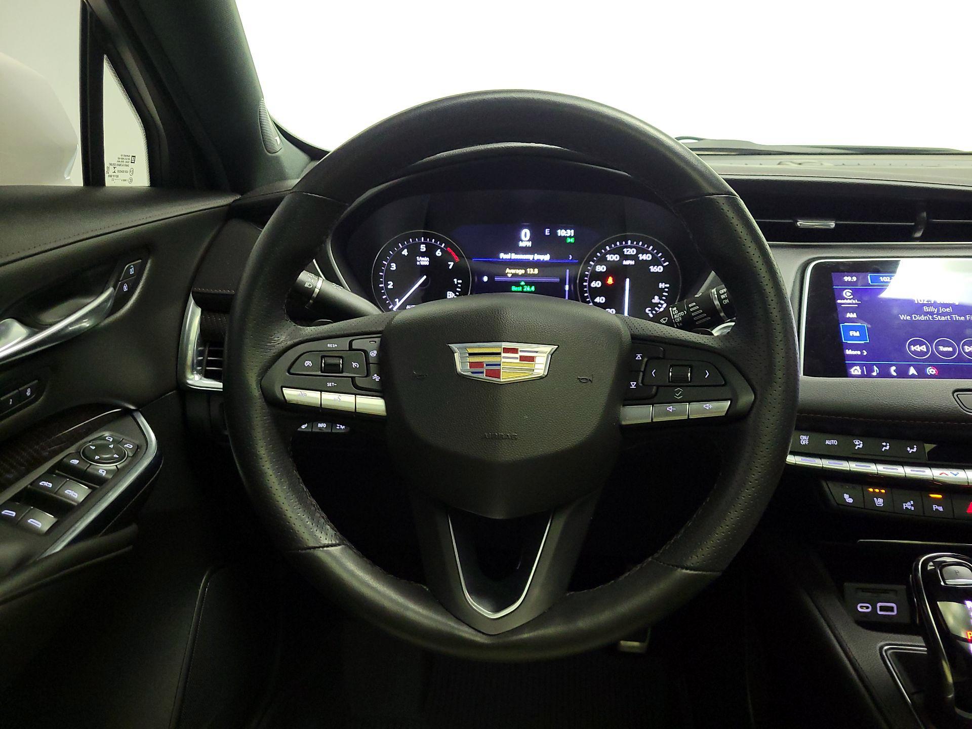 Thumbnail: 2022 Cadillac XT4 - 10