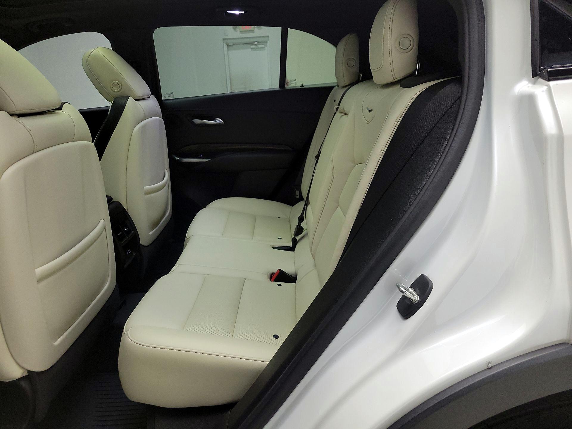 Thumbnail: 2022 Cadillac XT4 - 20