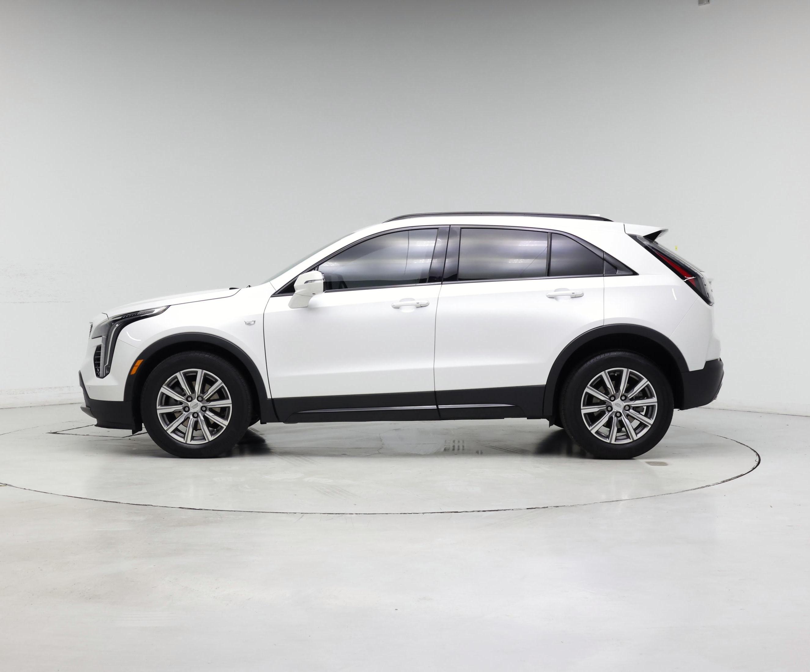 Thumbnail: 2022 Cadillac XT4 - 3