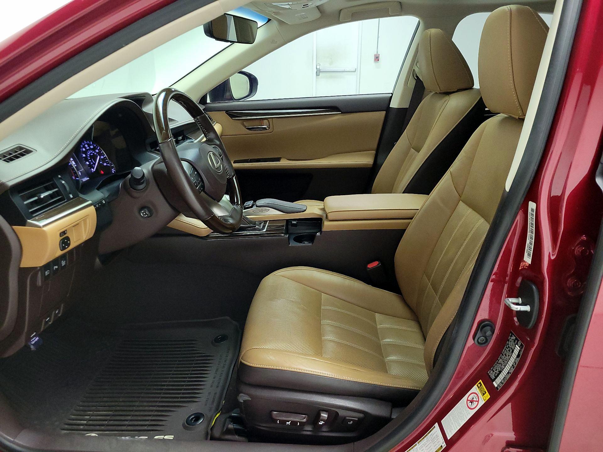 Thumbnail: 2017 Lexus ES - 11