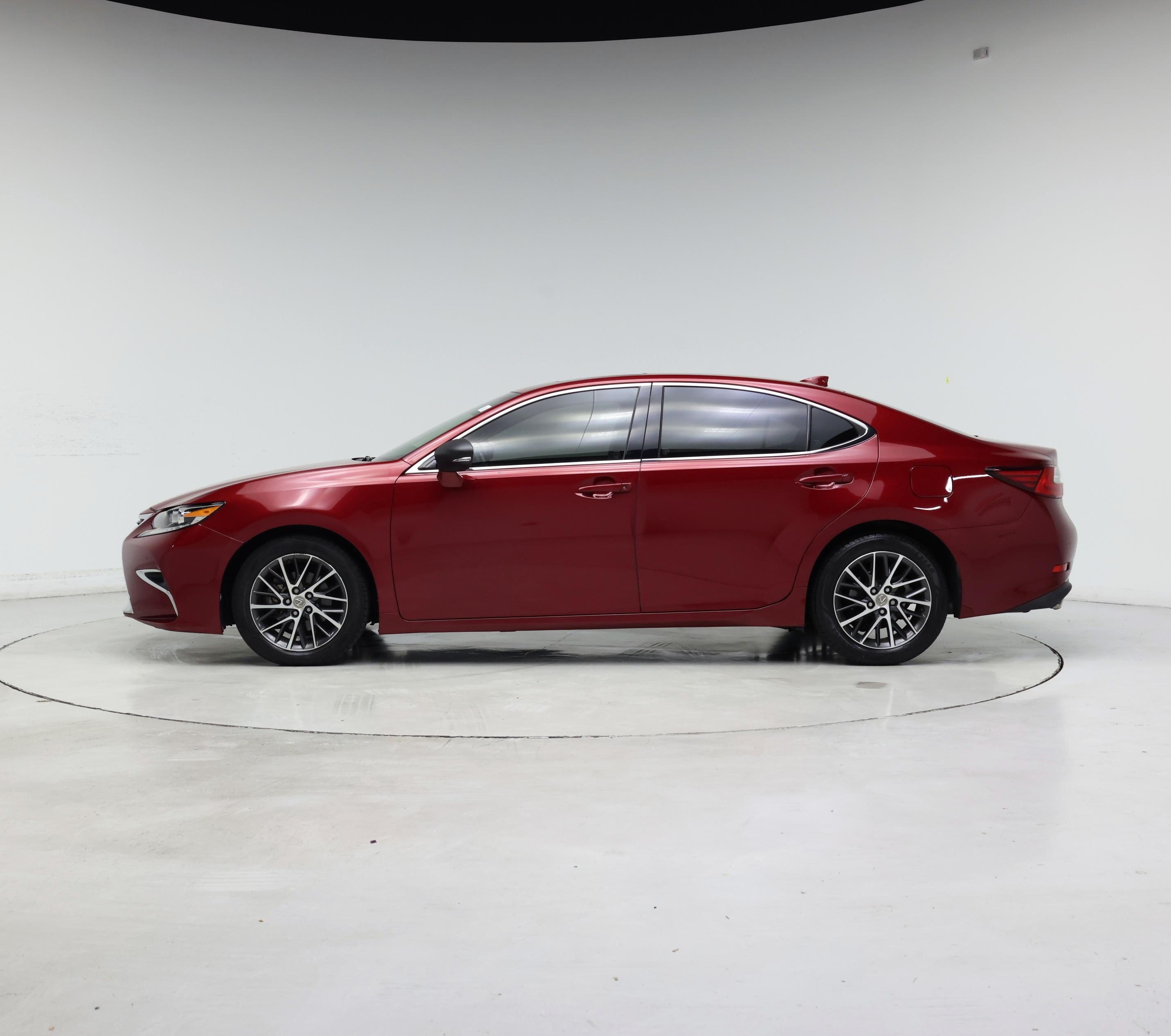 Thumbnail: 2017 Lexus ES - 3