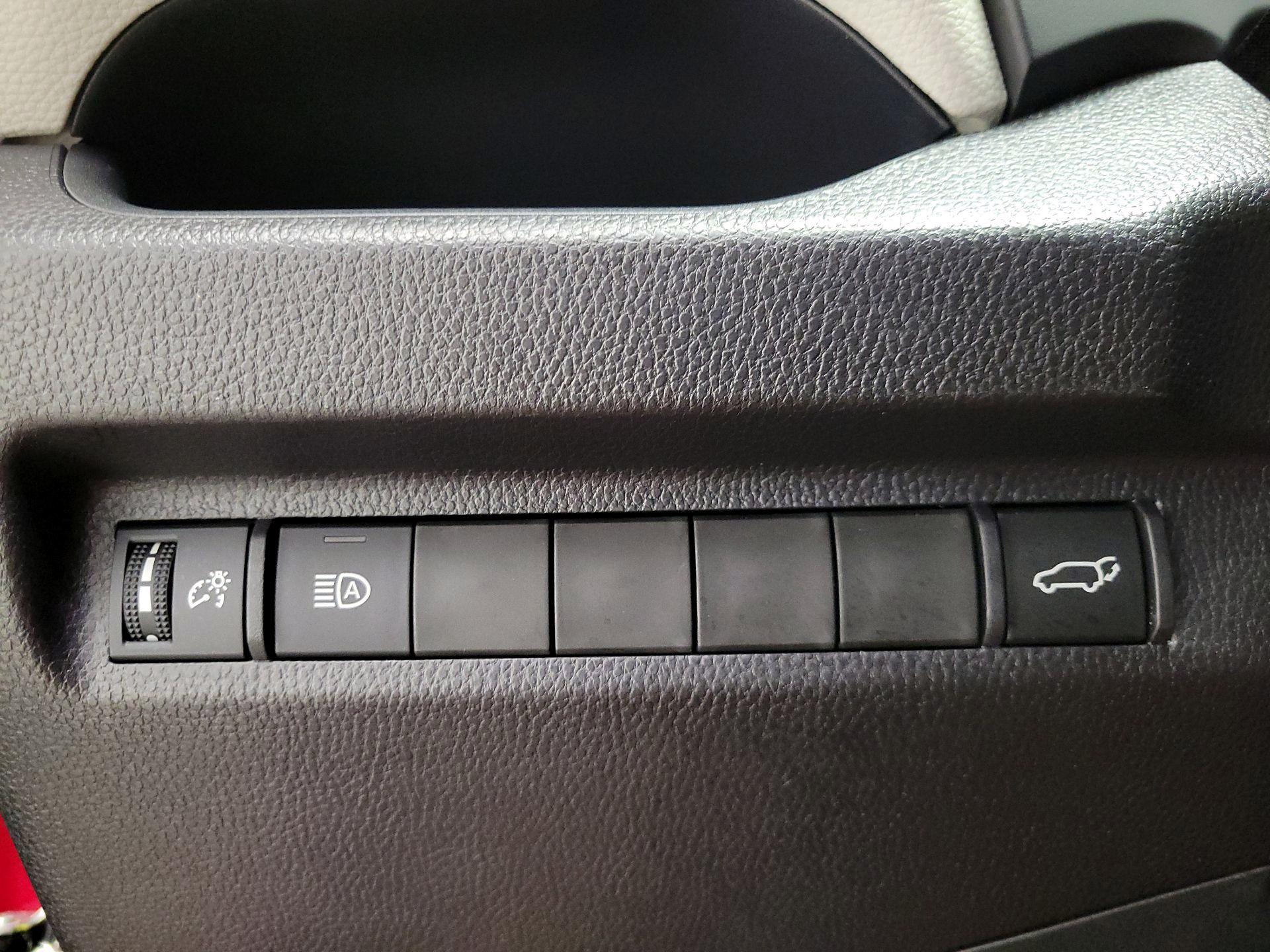 Thumbnail: 2025 Toyota RAV4 - 13