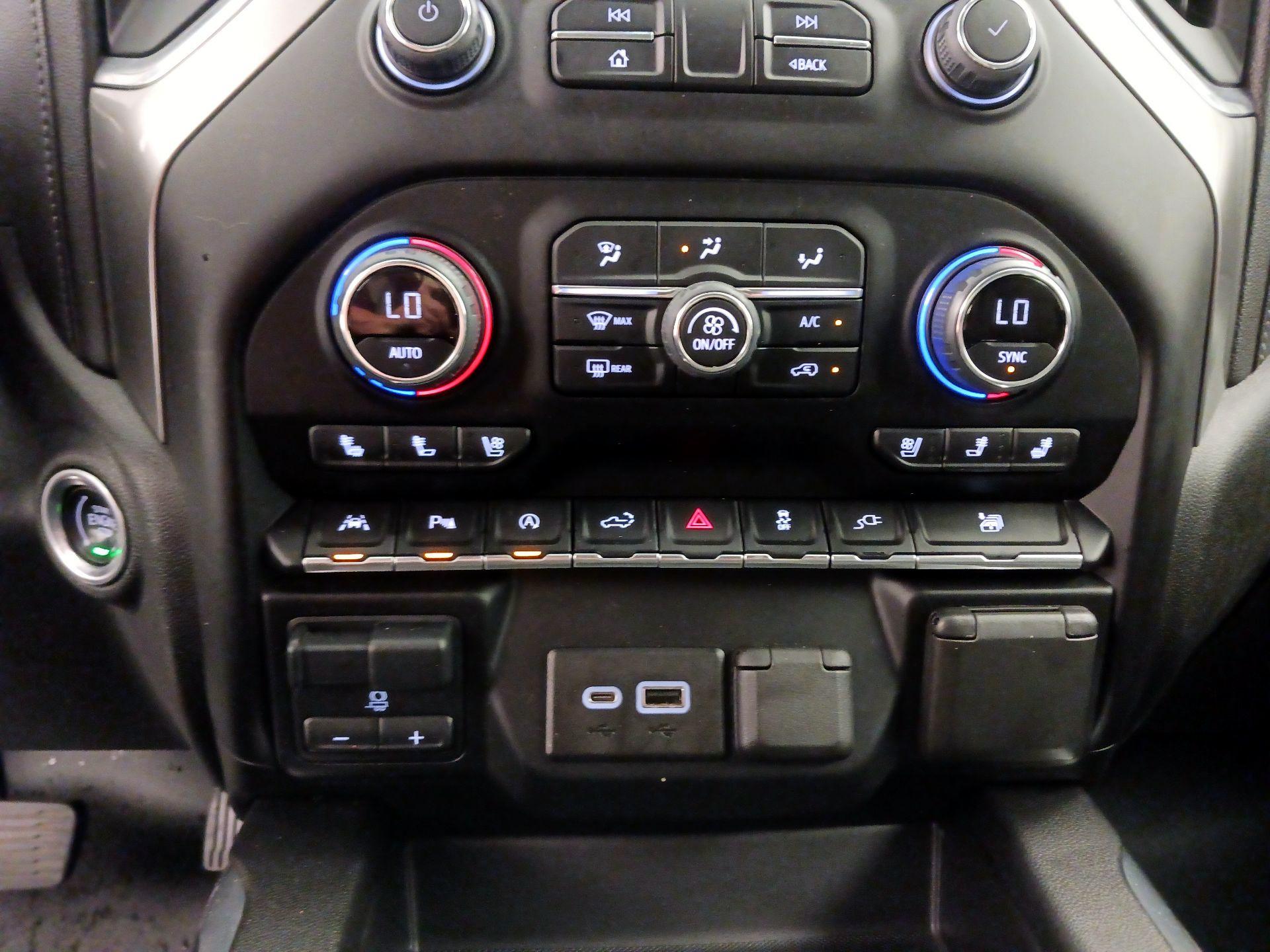 Thumbnail: 2021 Chevrolet Silverado 1500 - 16