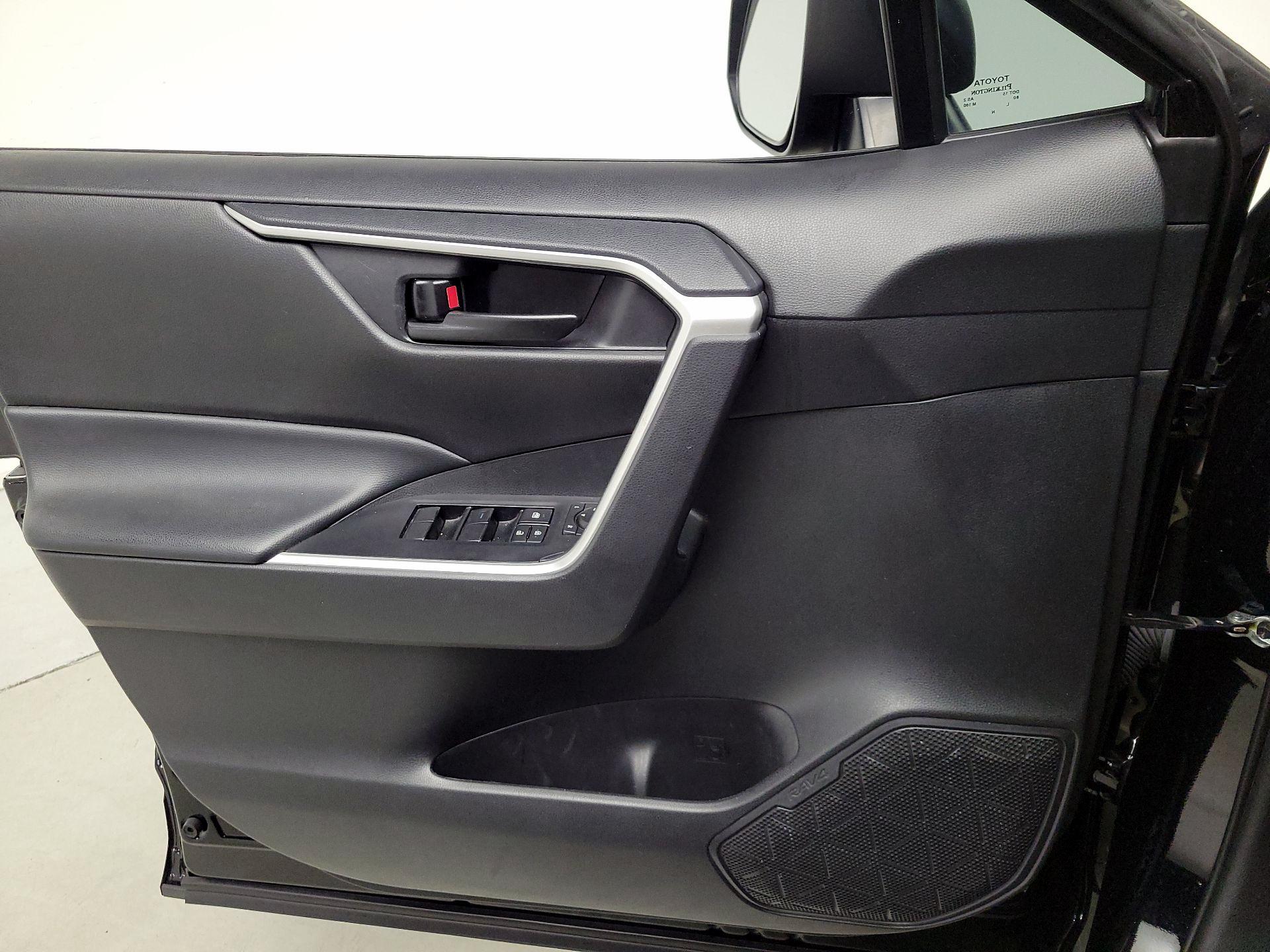 Thumbnail: 2024 Toyota RAV4 - 12